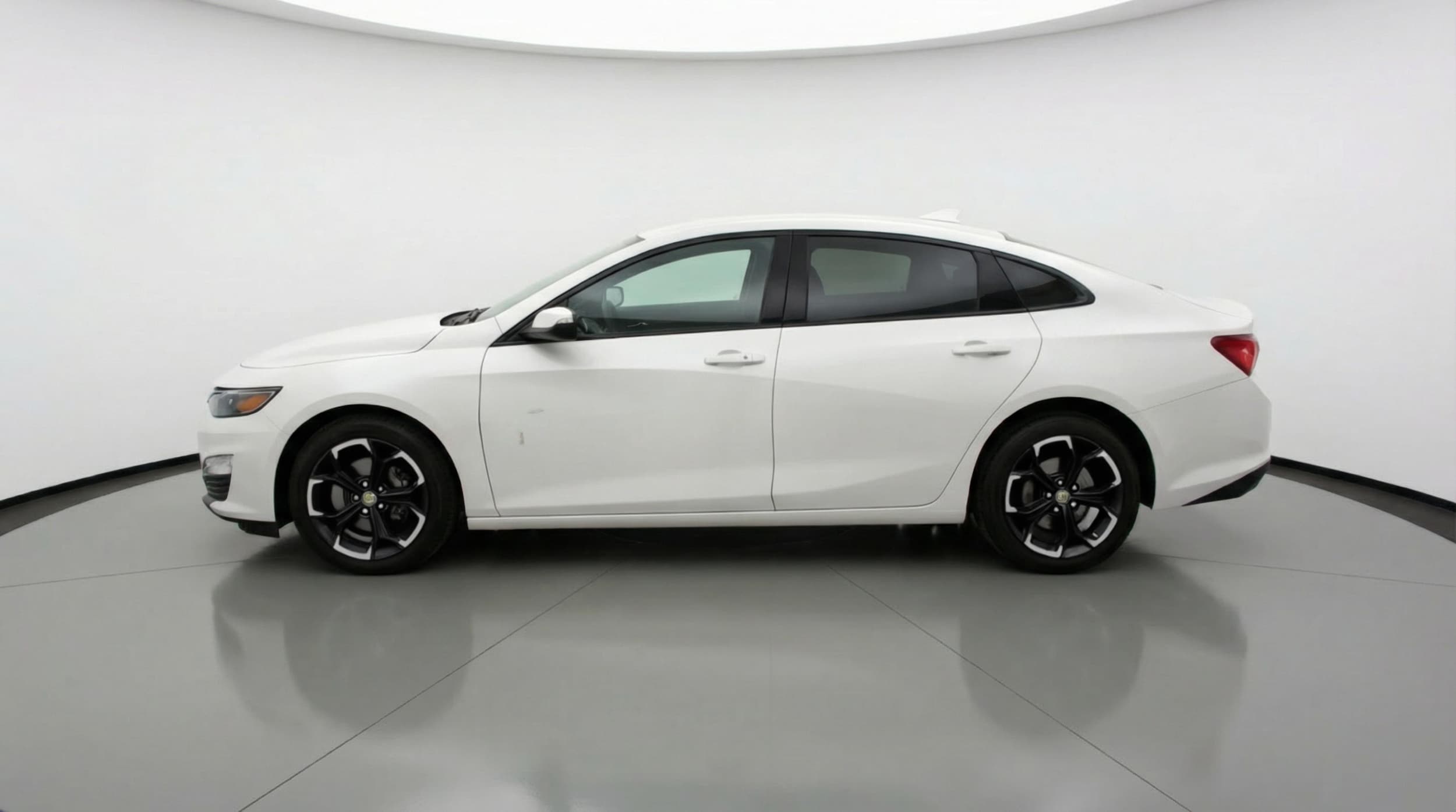 Thumbnail: 2024 Chevrolet Malibu - 4