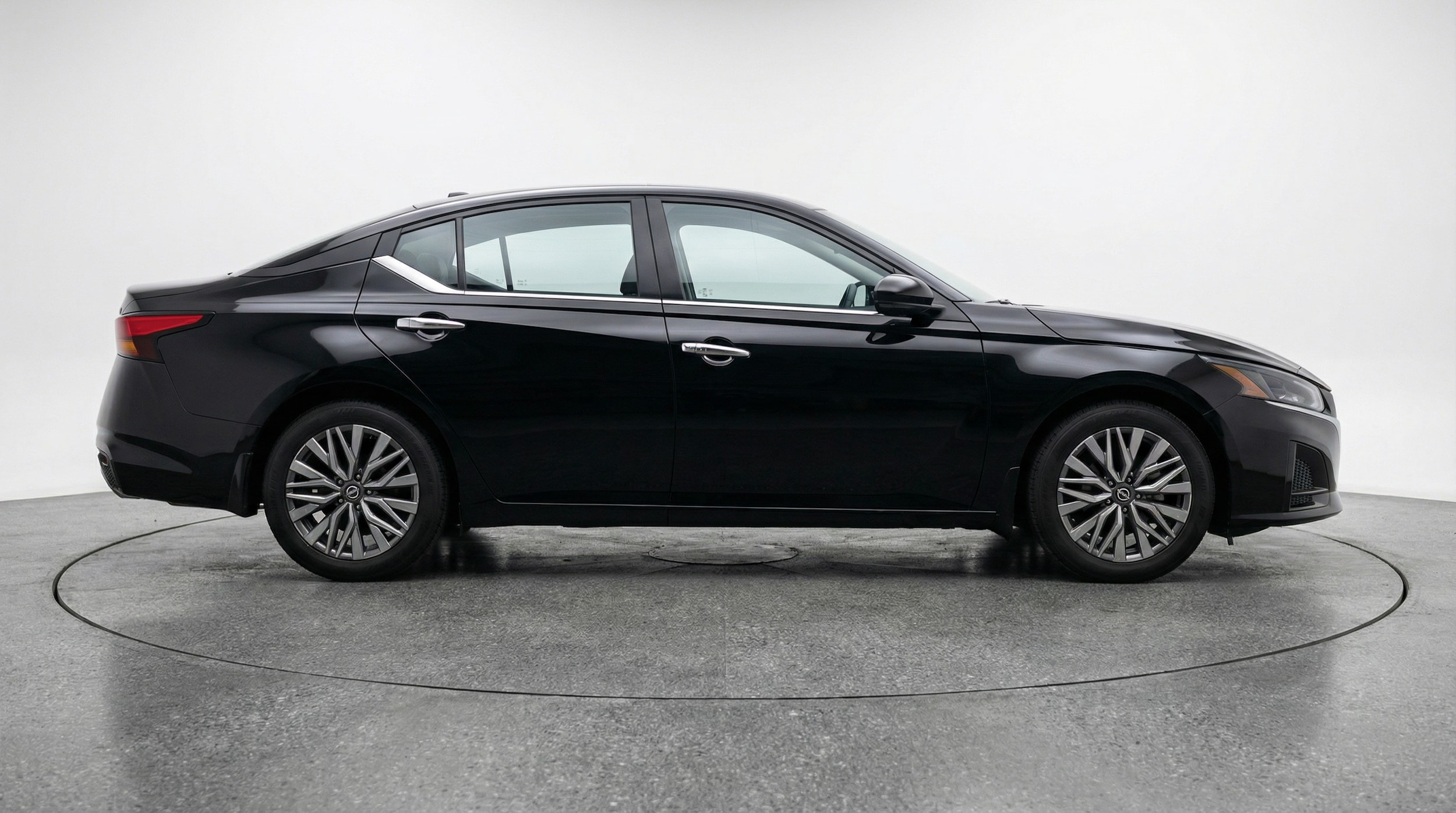 Thumbnail: 2025 Nissan Altima - 8