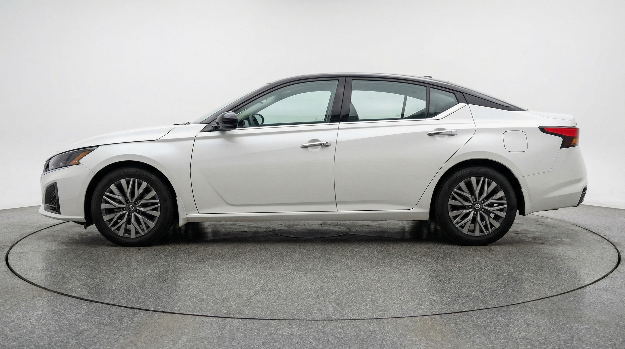 Thumbnail: 2025 Nissan Altima - 4