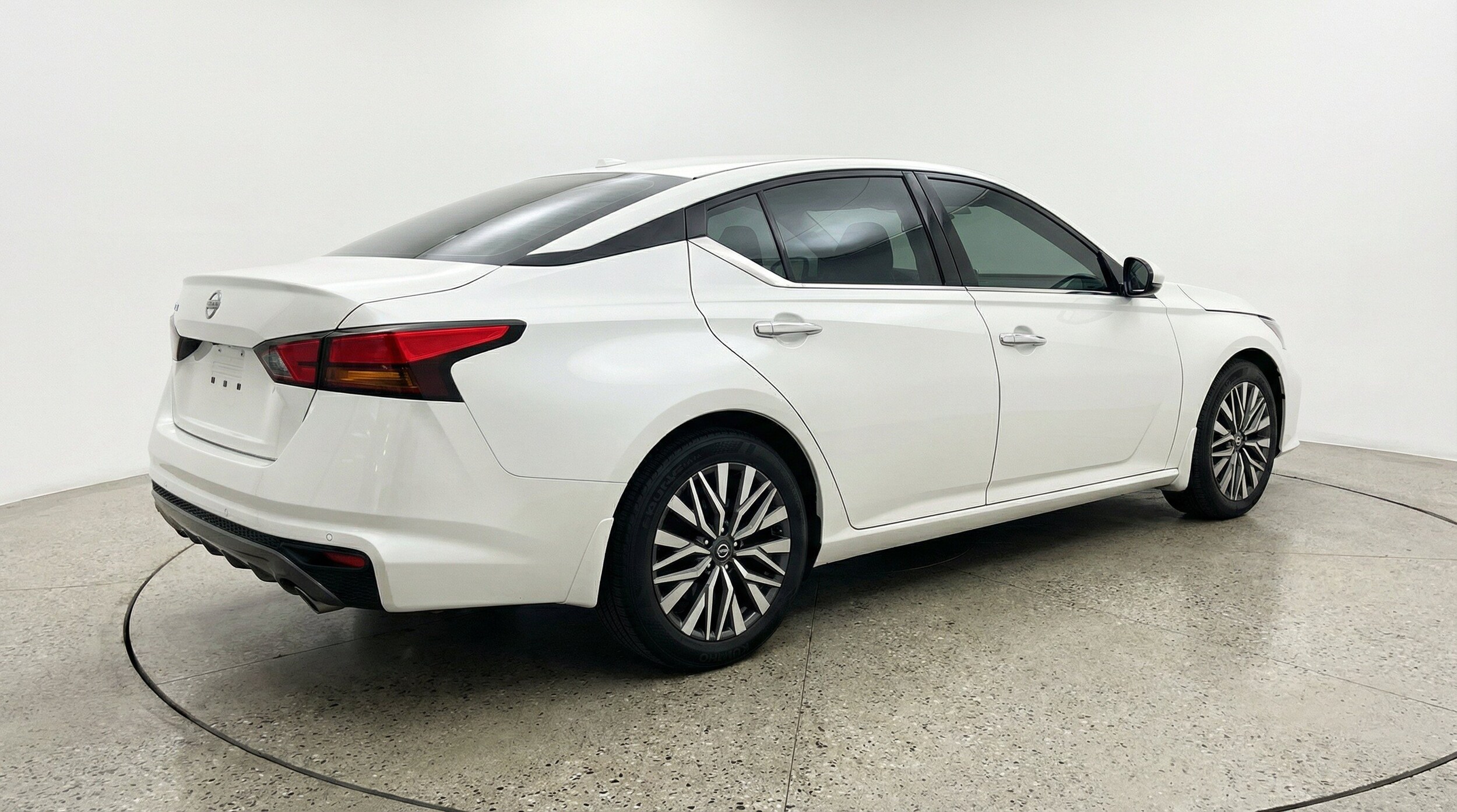 Thumbnail: 2025 Nissan Altima - 9