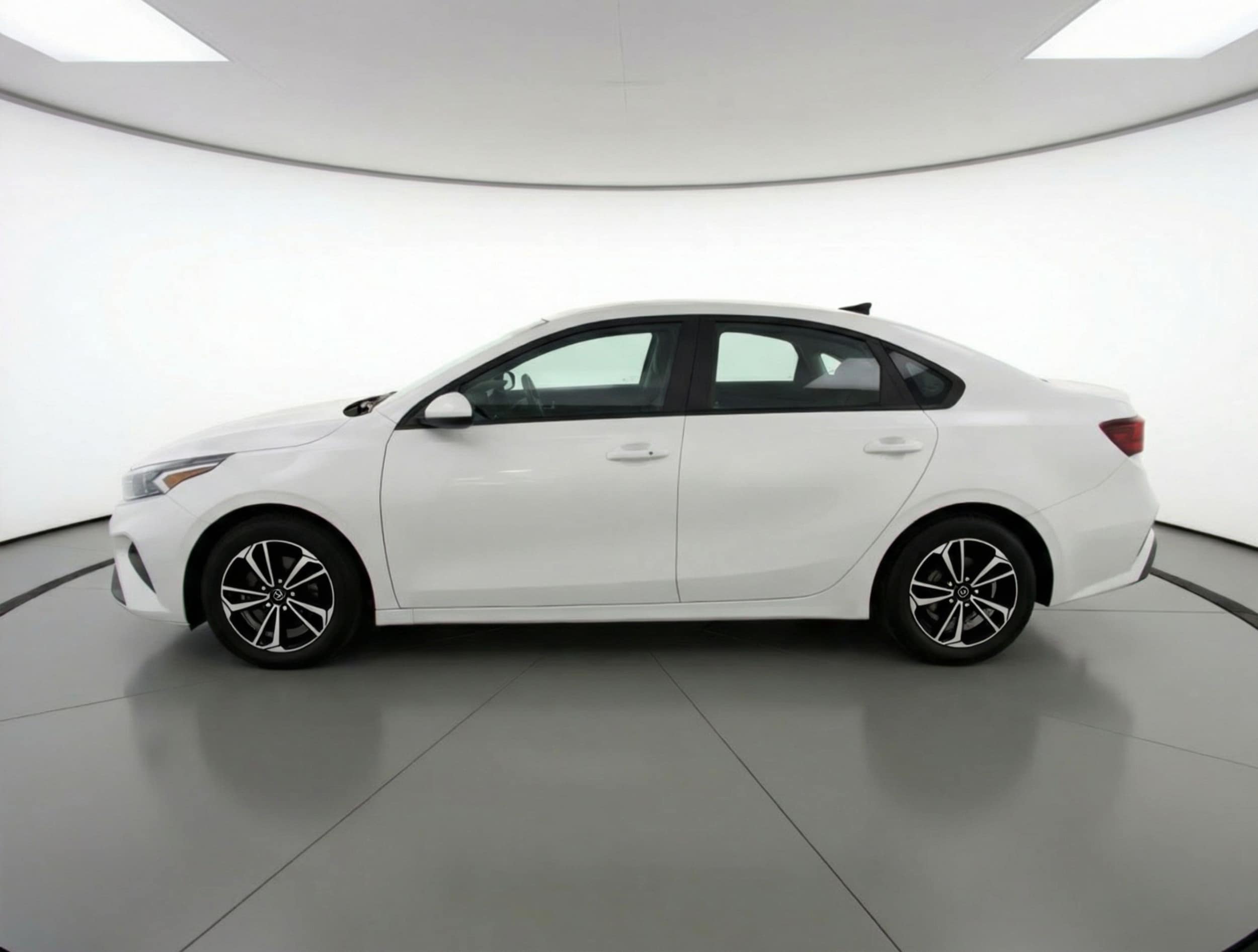 Thumbnail: 2024 Kia Forte - 4