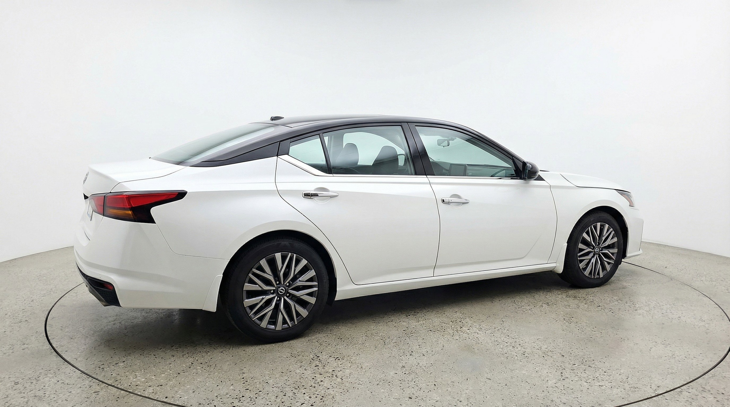 Thumbnail: 2025 Nissan Altima - 9