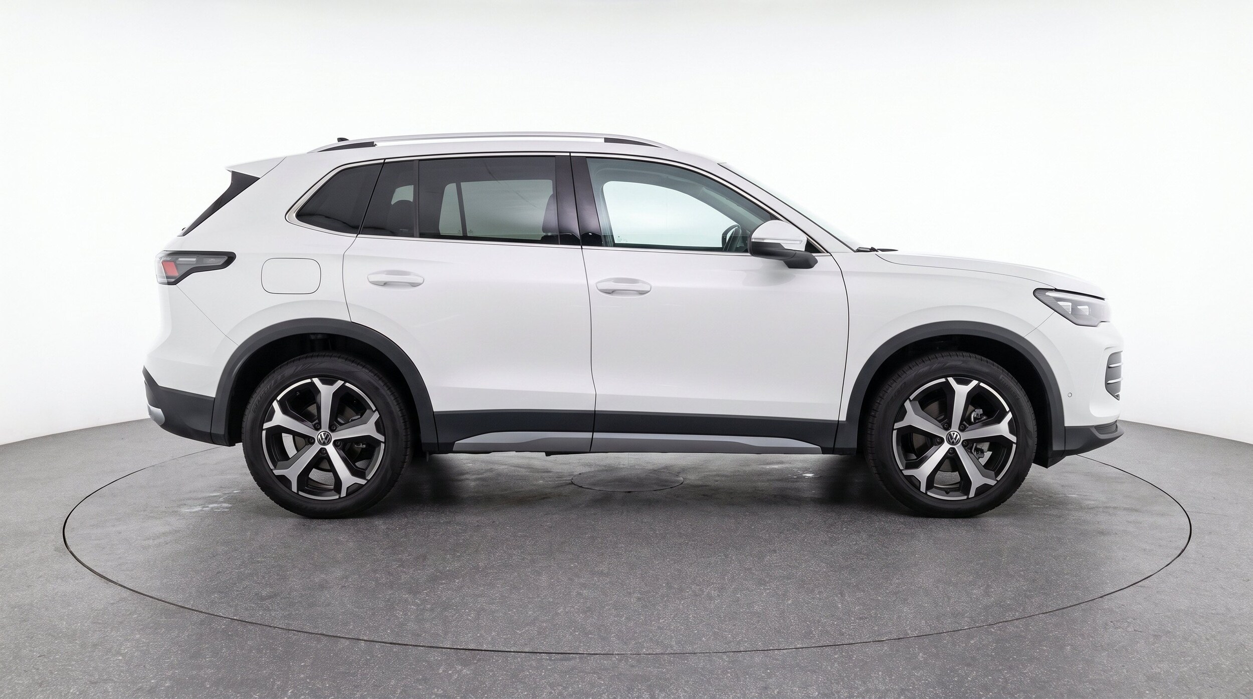 Thumbnail: 2026 Volkswagen Tiguan - 10