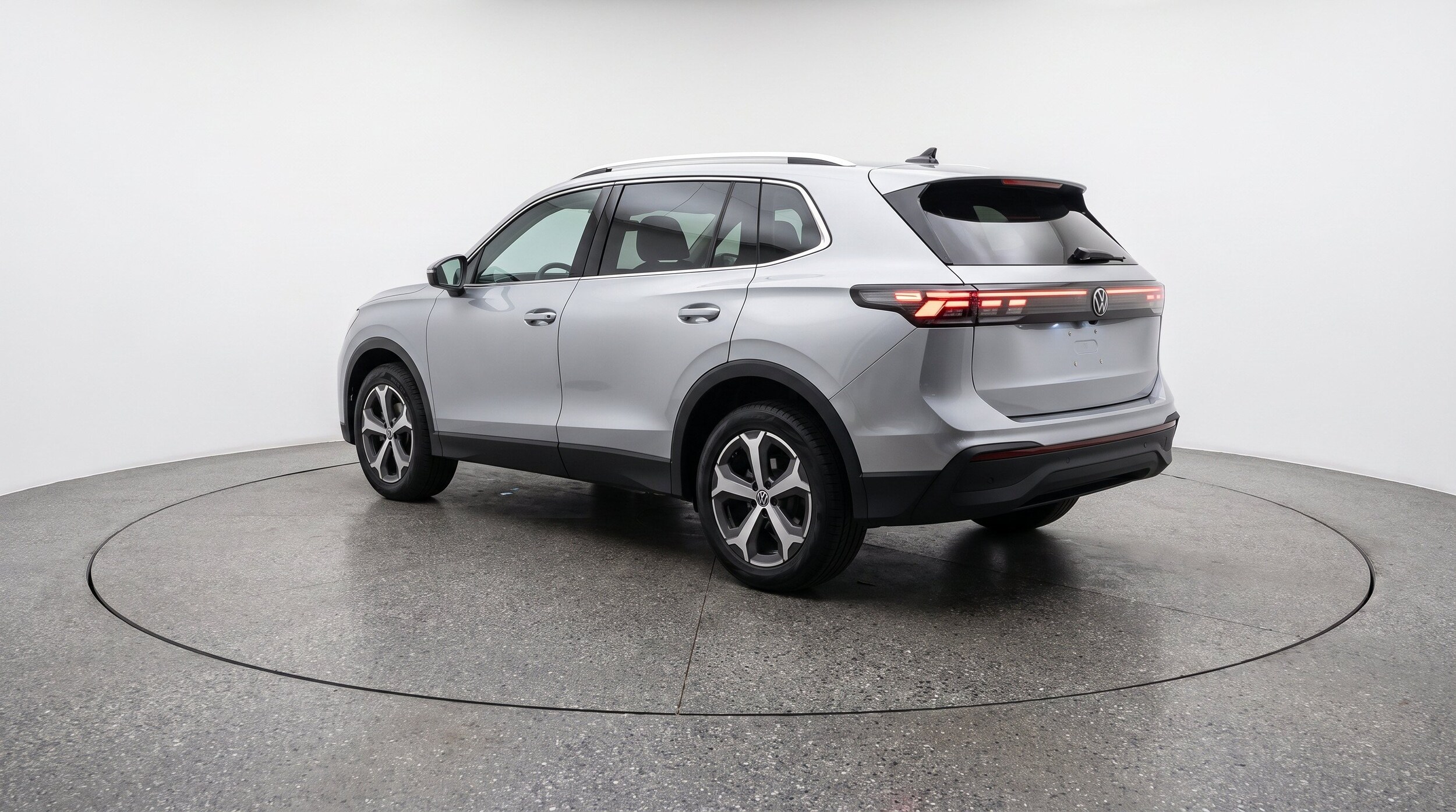 Thumbnail: 2026 Volkswagen Tiguan - 6