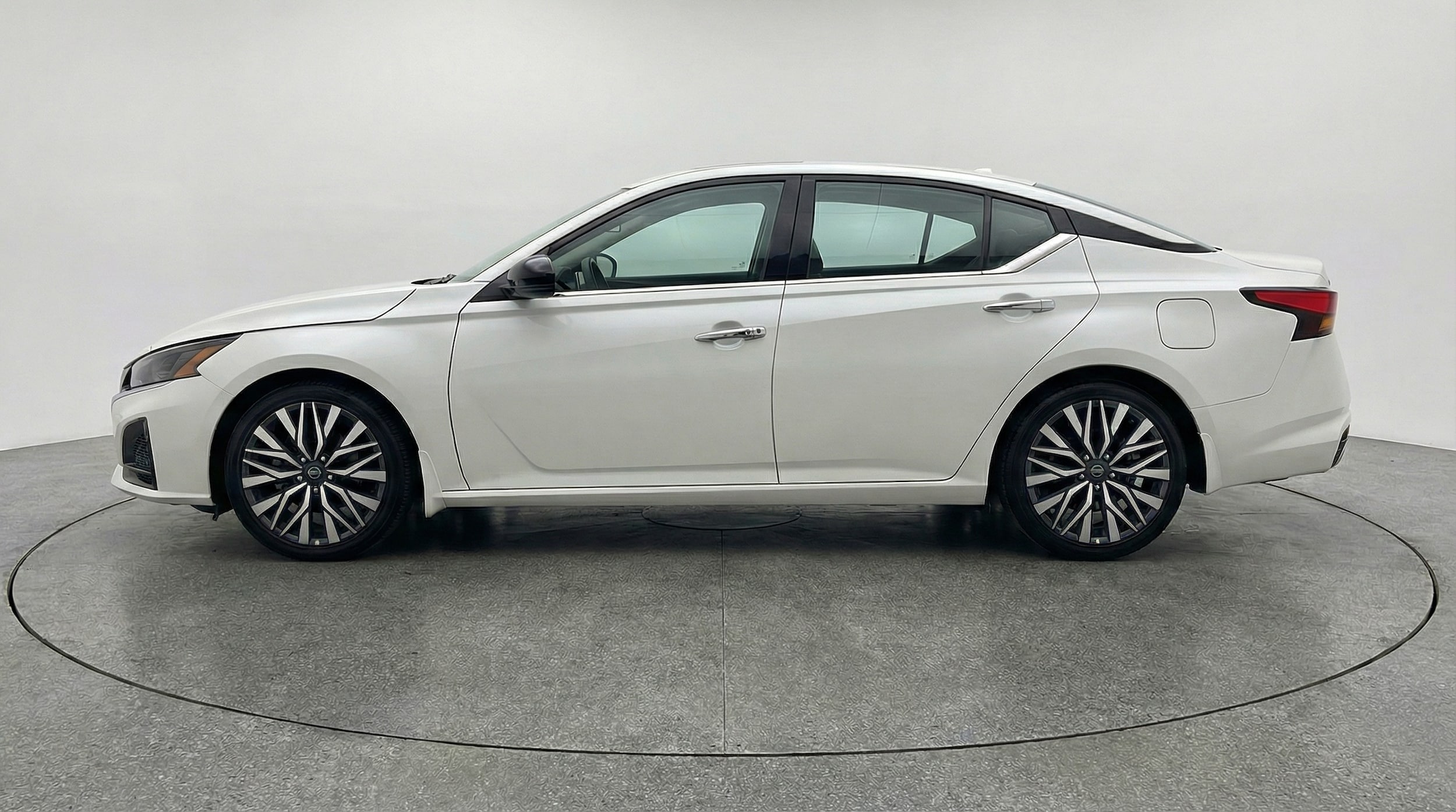 Thumbnail: 2025 Nissan Altima - 4