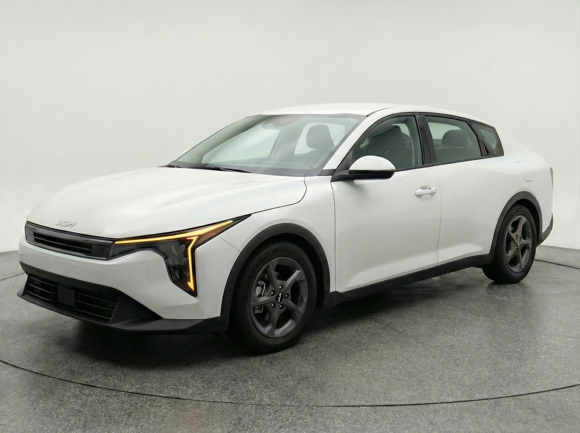 Thumbnail: 2025 Kia K4 - 3