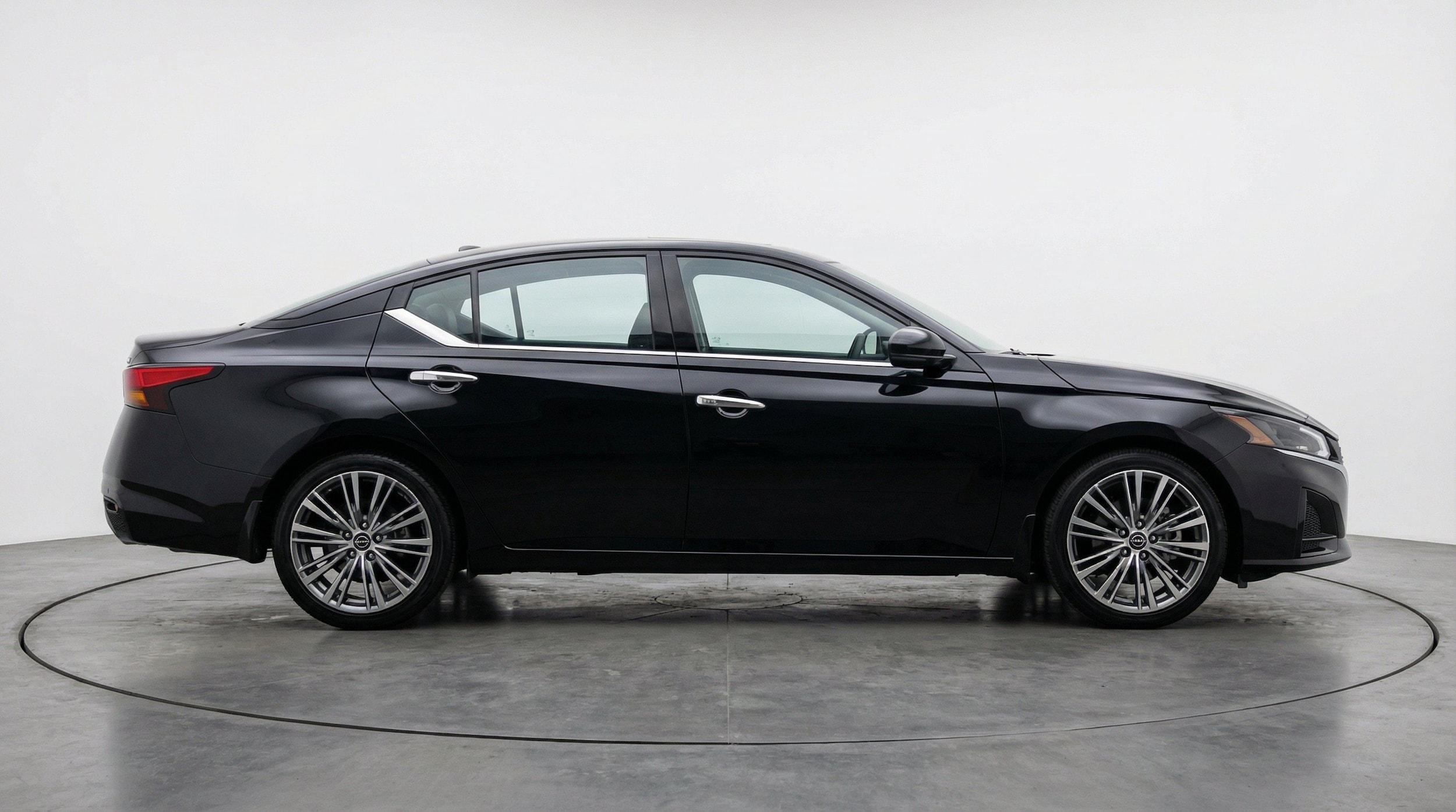 Thumbnail: 2025 Nissan Altima - 11