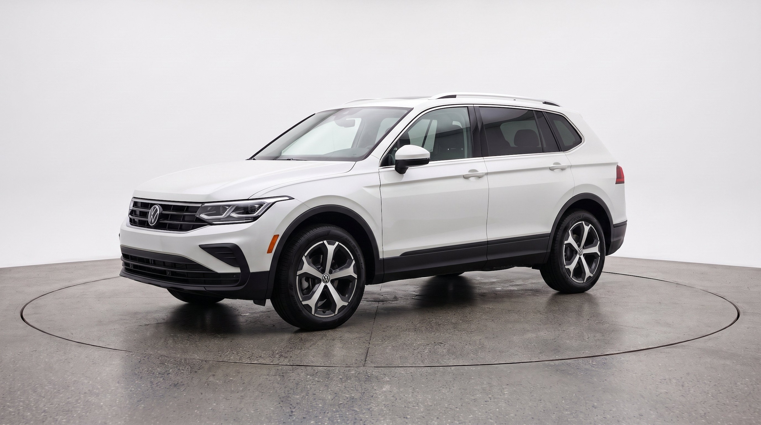 Thumbnail: 2026 Volkswagen Tiguan - 3