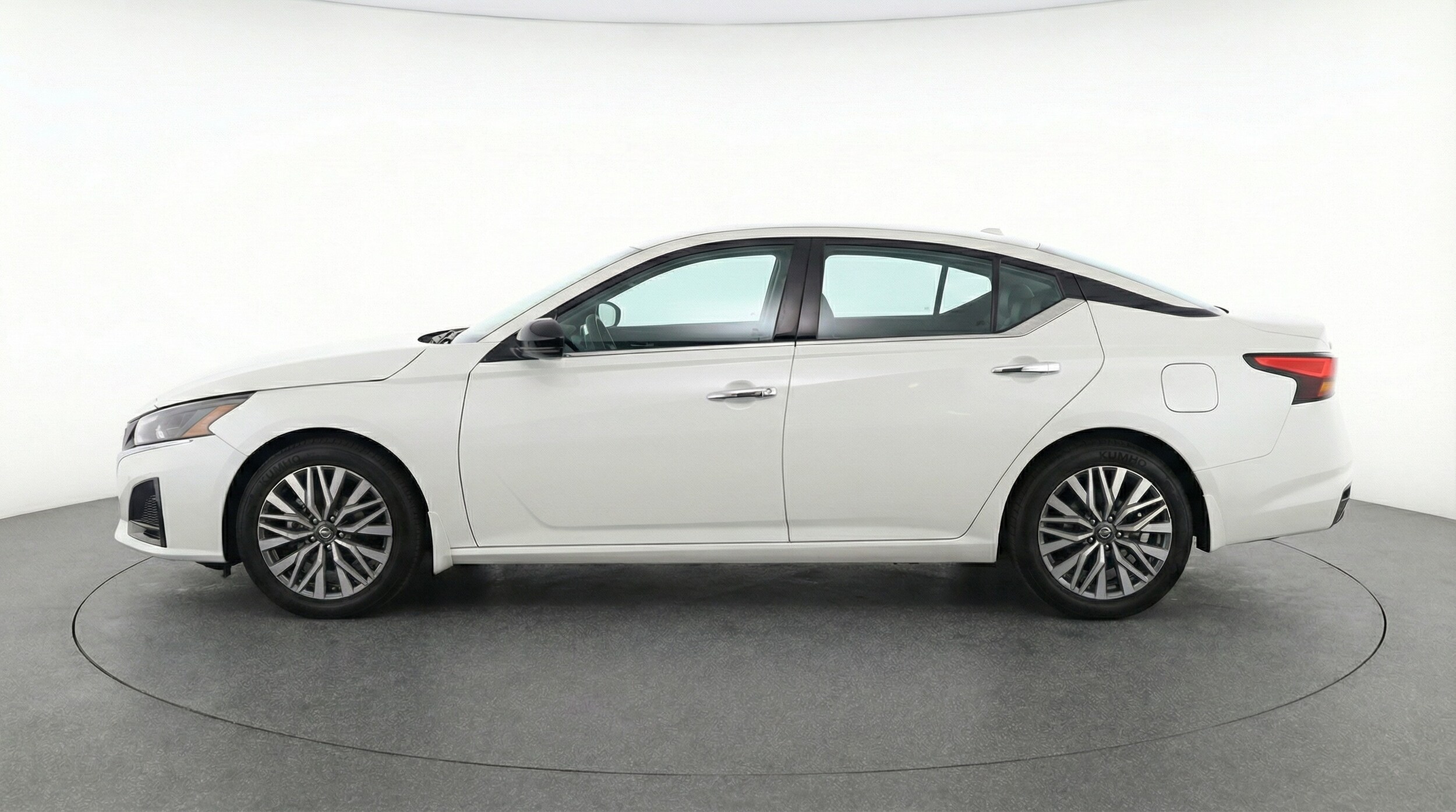 Thumbnail: 2025 Nissan Altima - 4