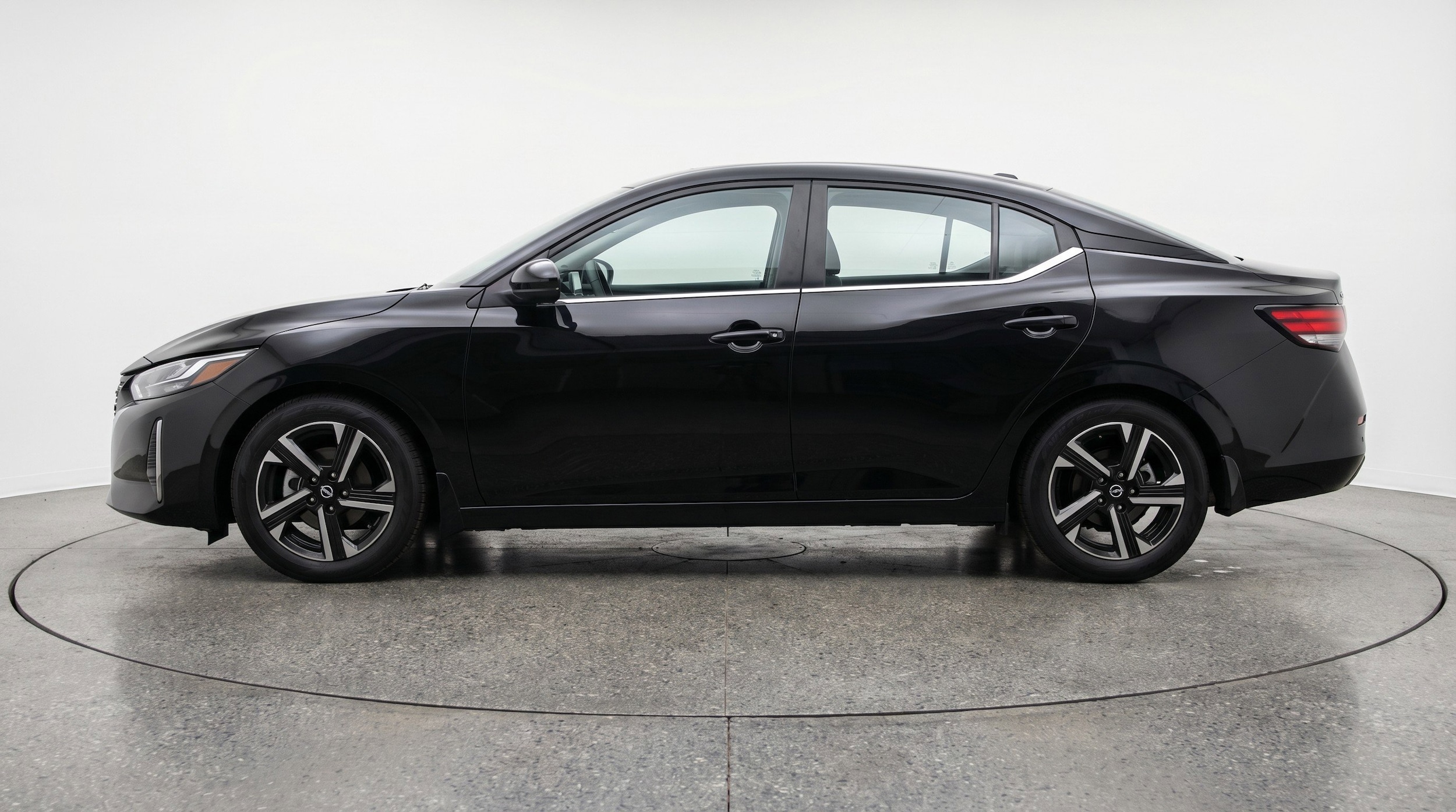 Thumbnail: 2025 Nissan Sentra - 5