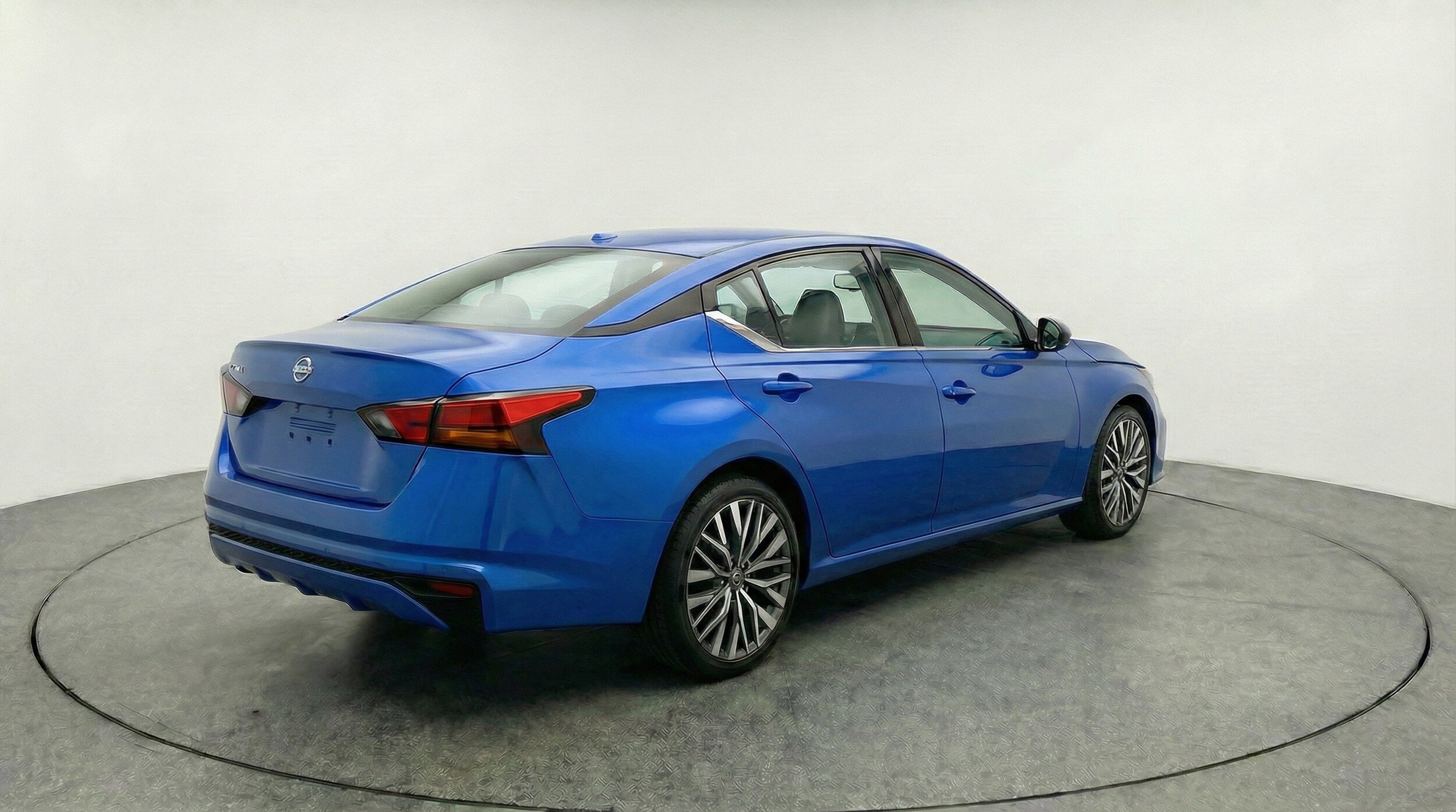 Thumbnail: 2025 Nissan Altima - 9