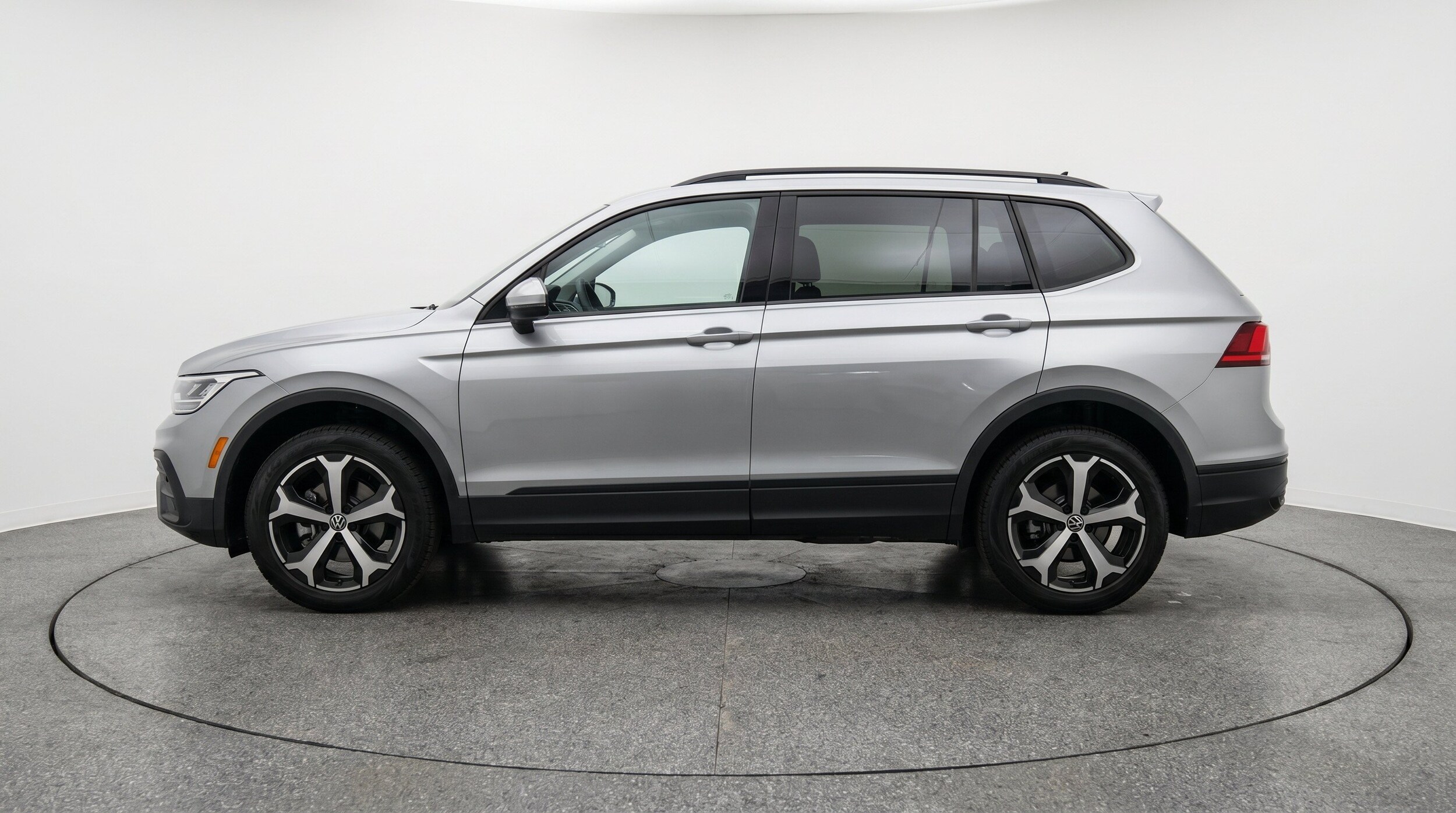 Thumbnail: 2026 Volkswagen Tiguan - 5