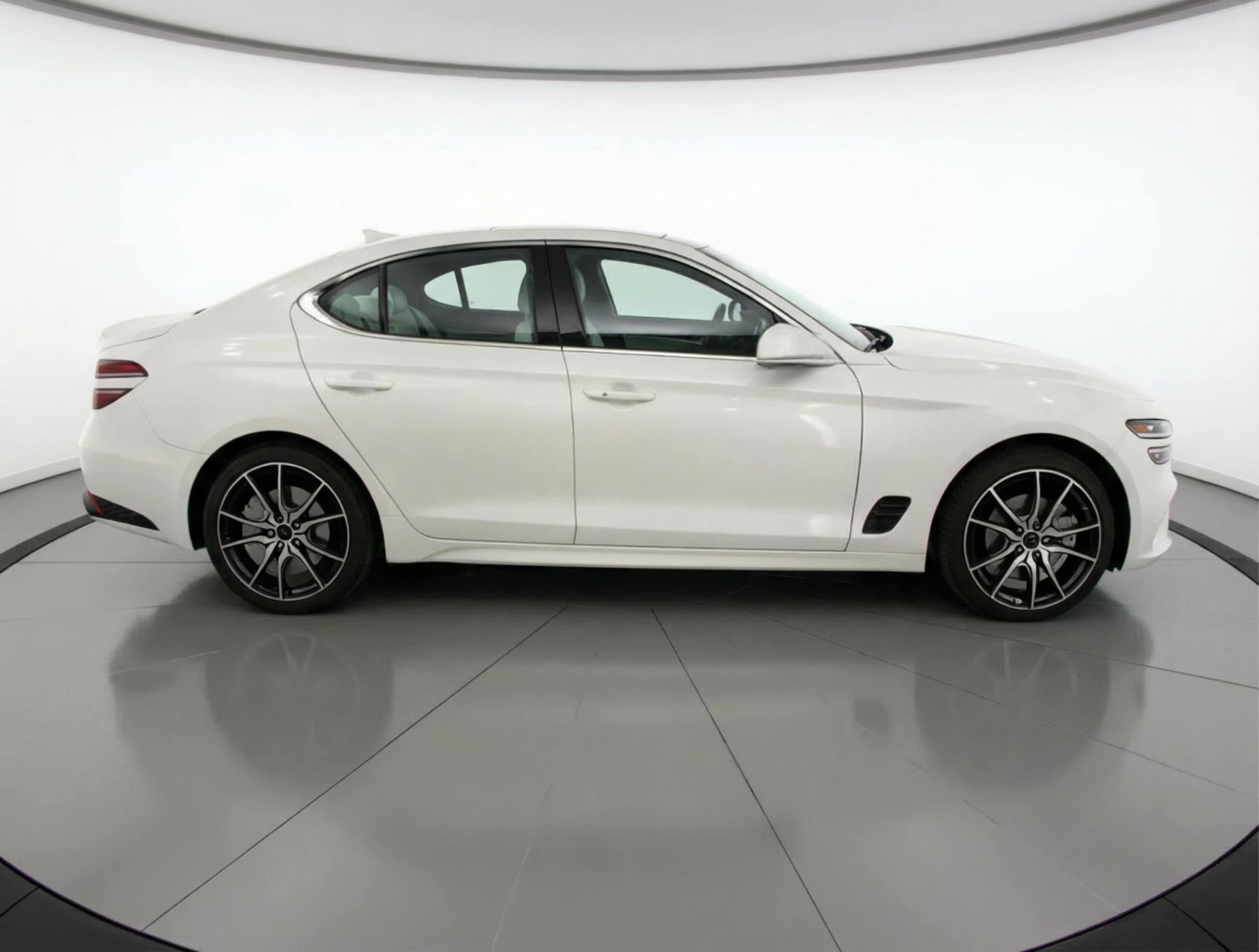 Thumbnail: 2025 Genesis G70 - 8