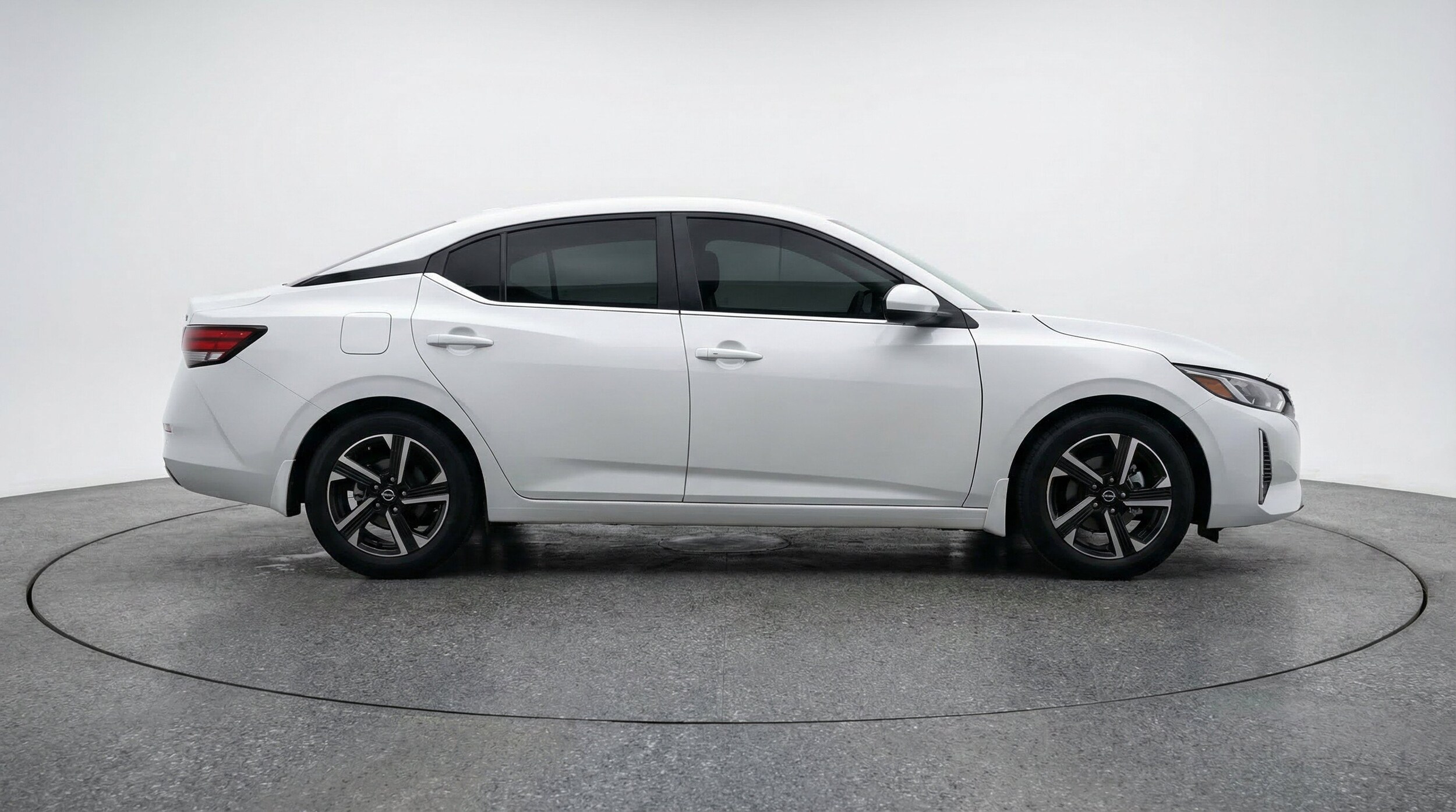 Thumbnail: 2025 Nissan Sentra - 10
