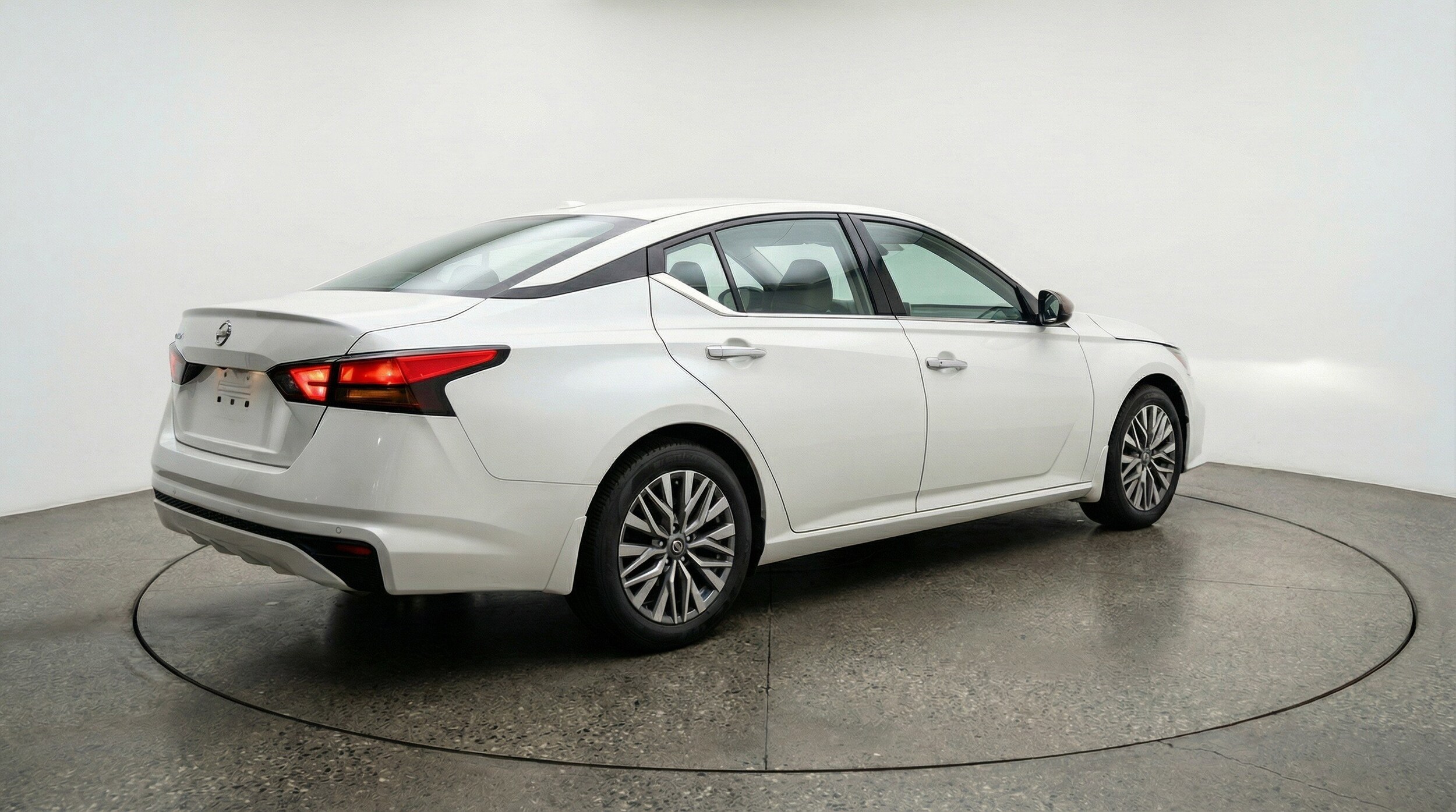 Thumbnail: 2025 Nissan Altima - 9