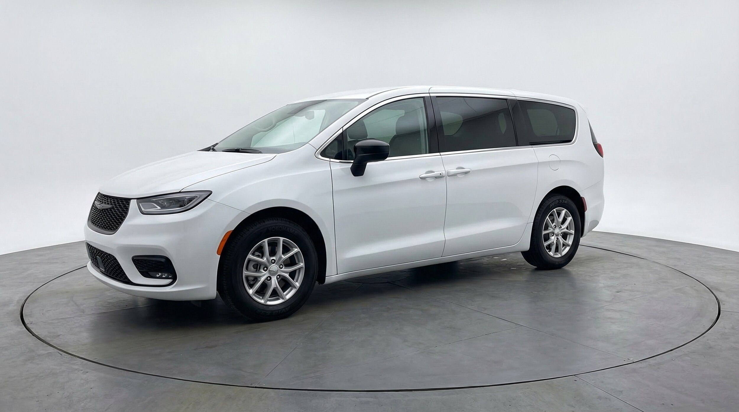 Thumbnail: 2024 Chrysler Voyager - 3