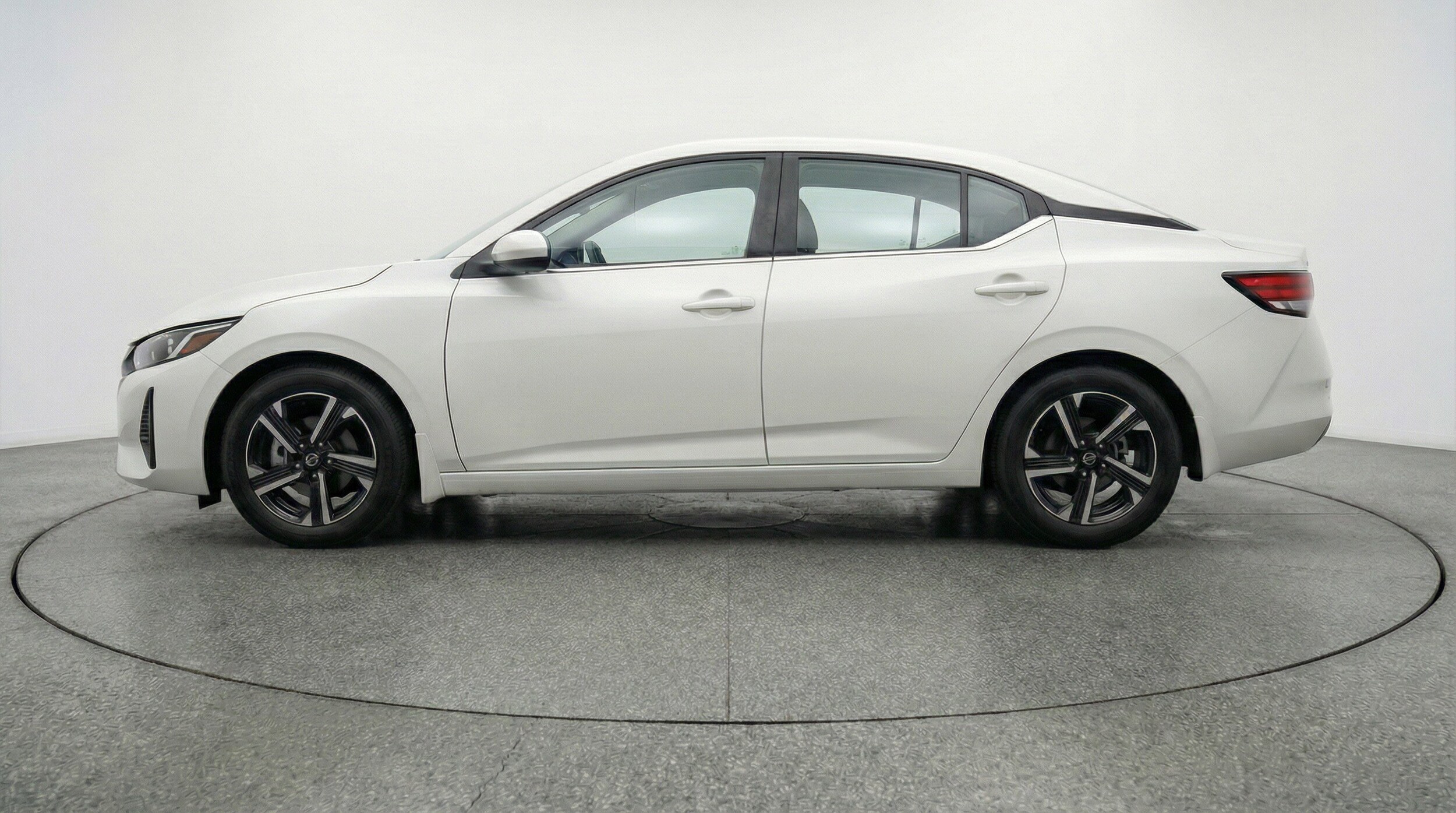 Thumbnail: 2025 Nissan Sentra - 5