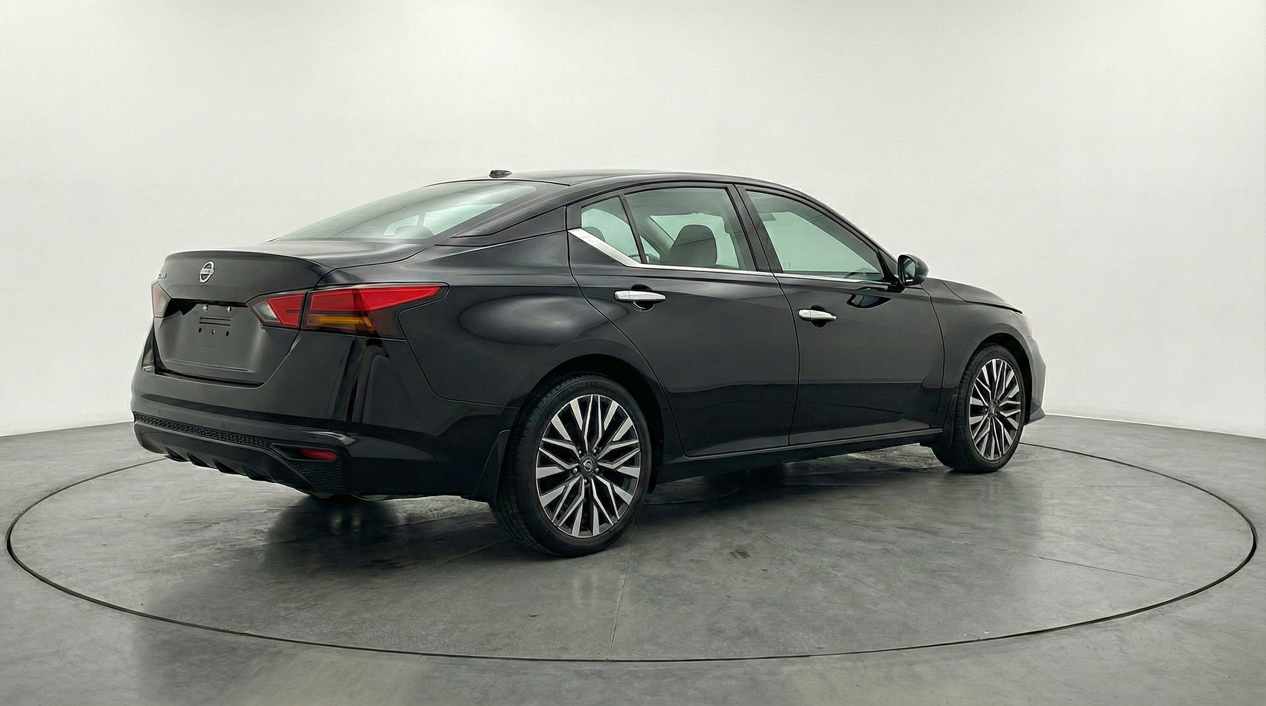 Thumbnail: 2025 Nissan Altima - 9
