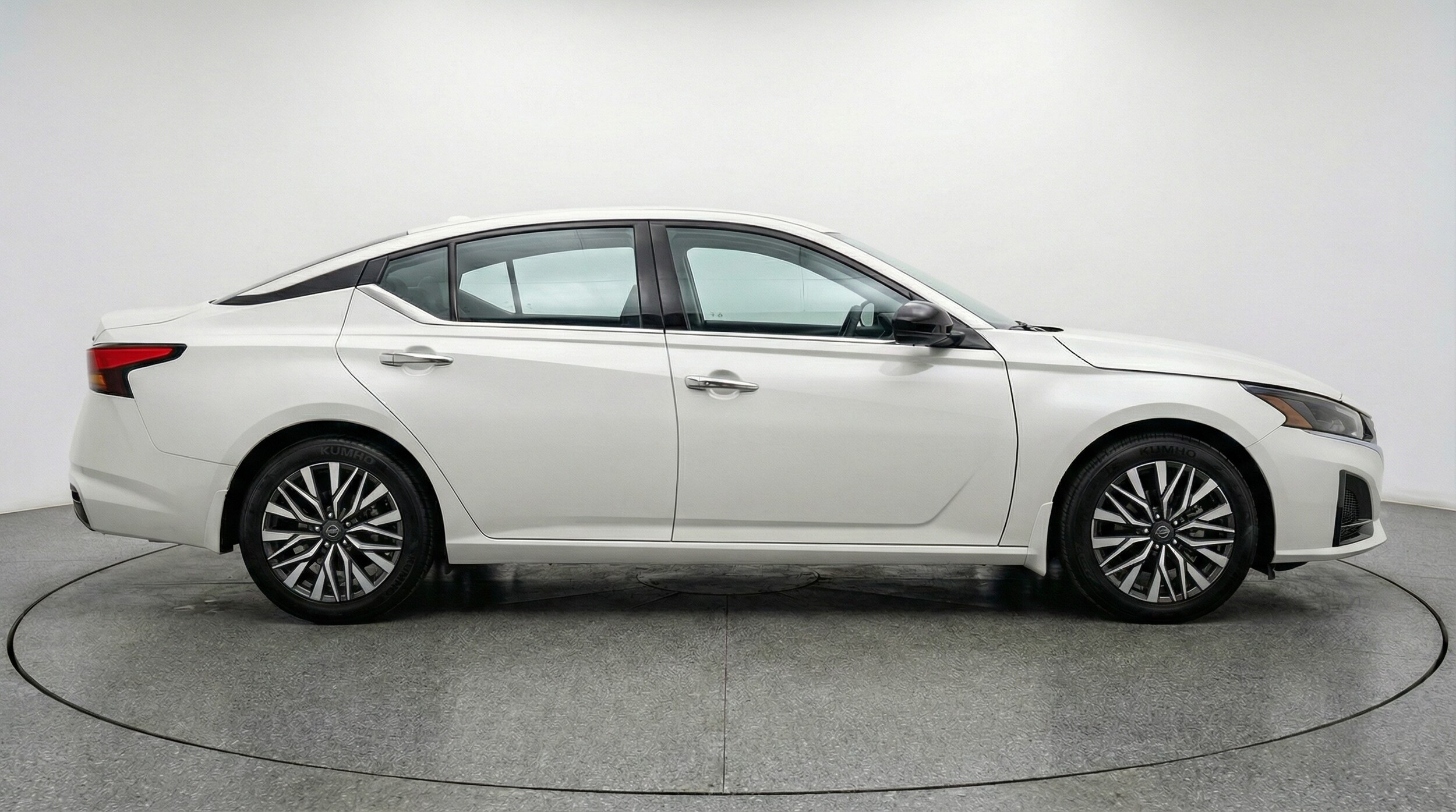 Thumbnail: 2025 Nissan Altima - 8