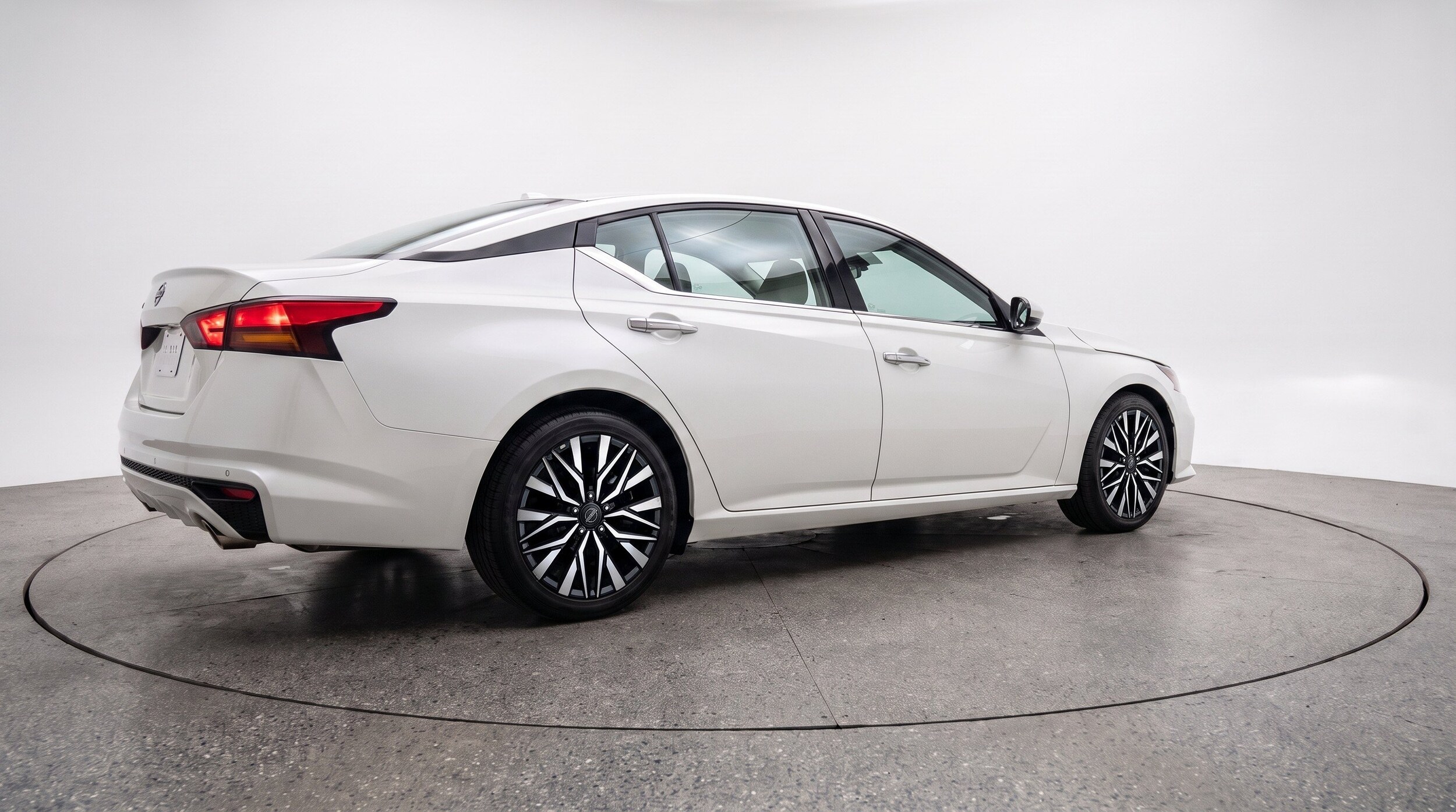 Thumbnail: 2025 Nissan Altima - 9