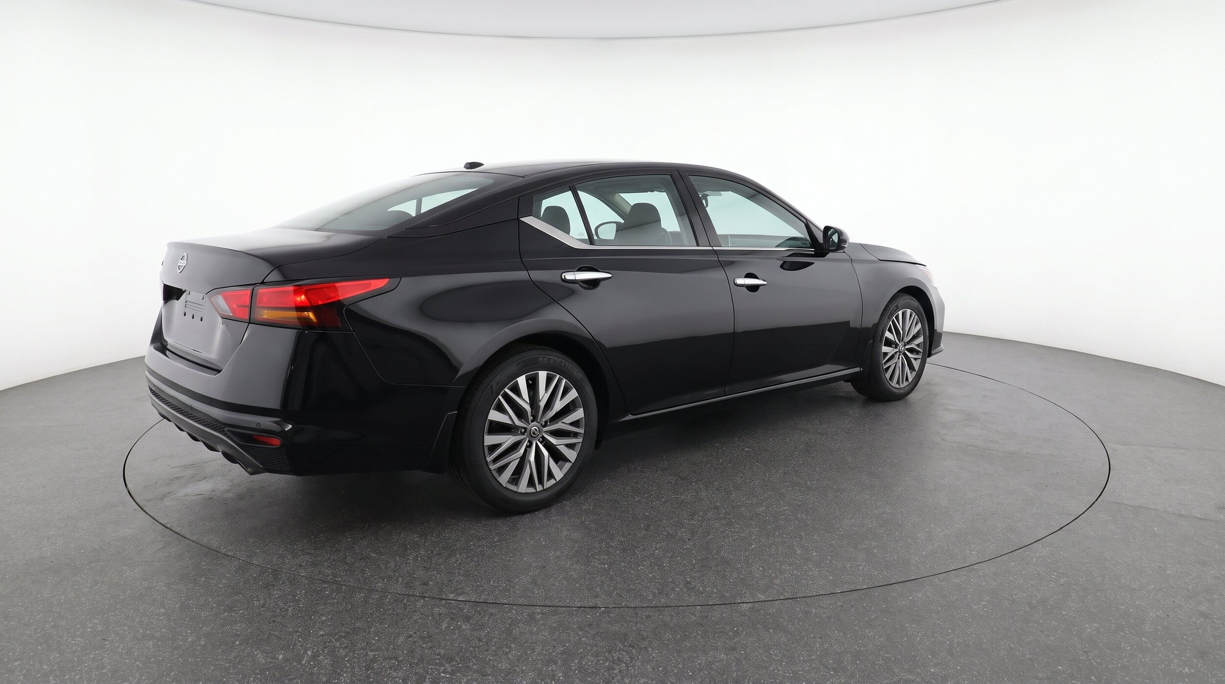 Thumbnail: 2025 Nissan Altima - 9