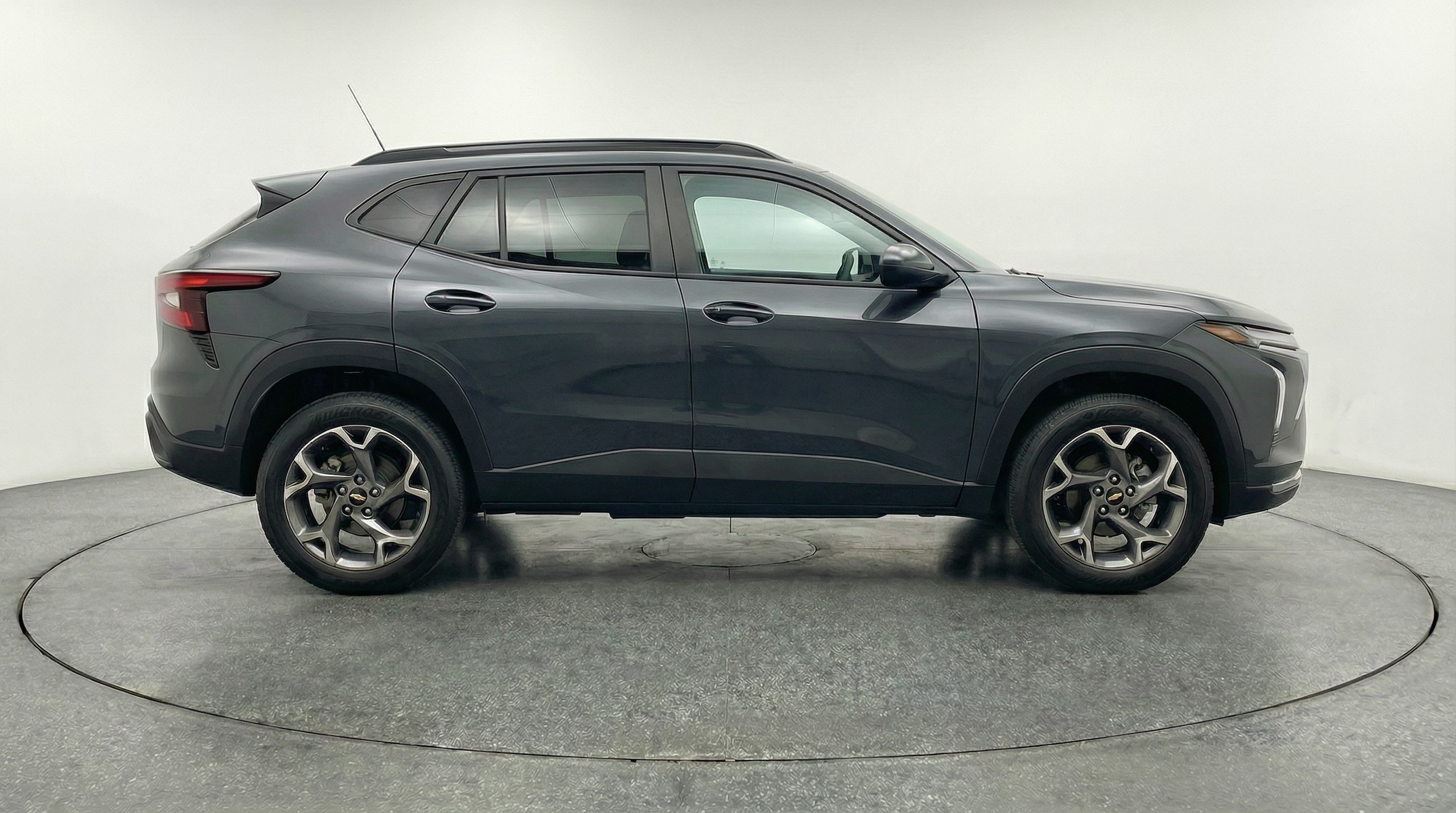 Thumbnail: 2025 Chevrolet Trax - 8