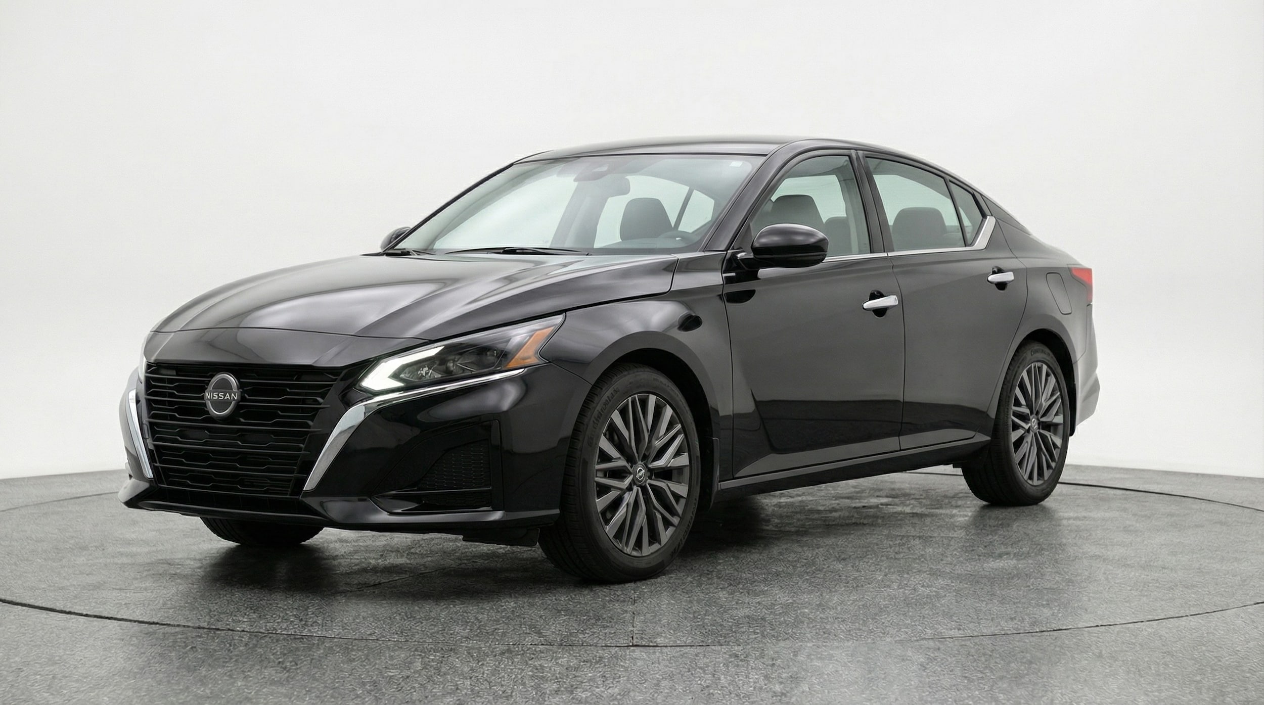 Thumbnail: 2025 Nissan Altima - 3