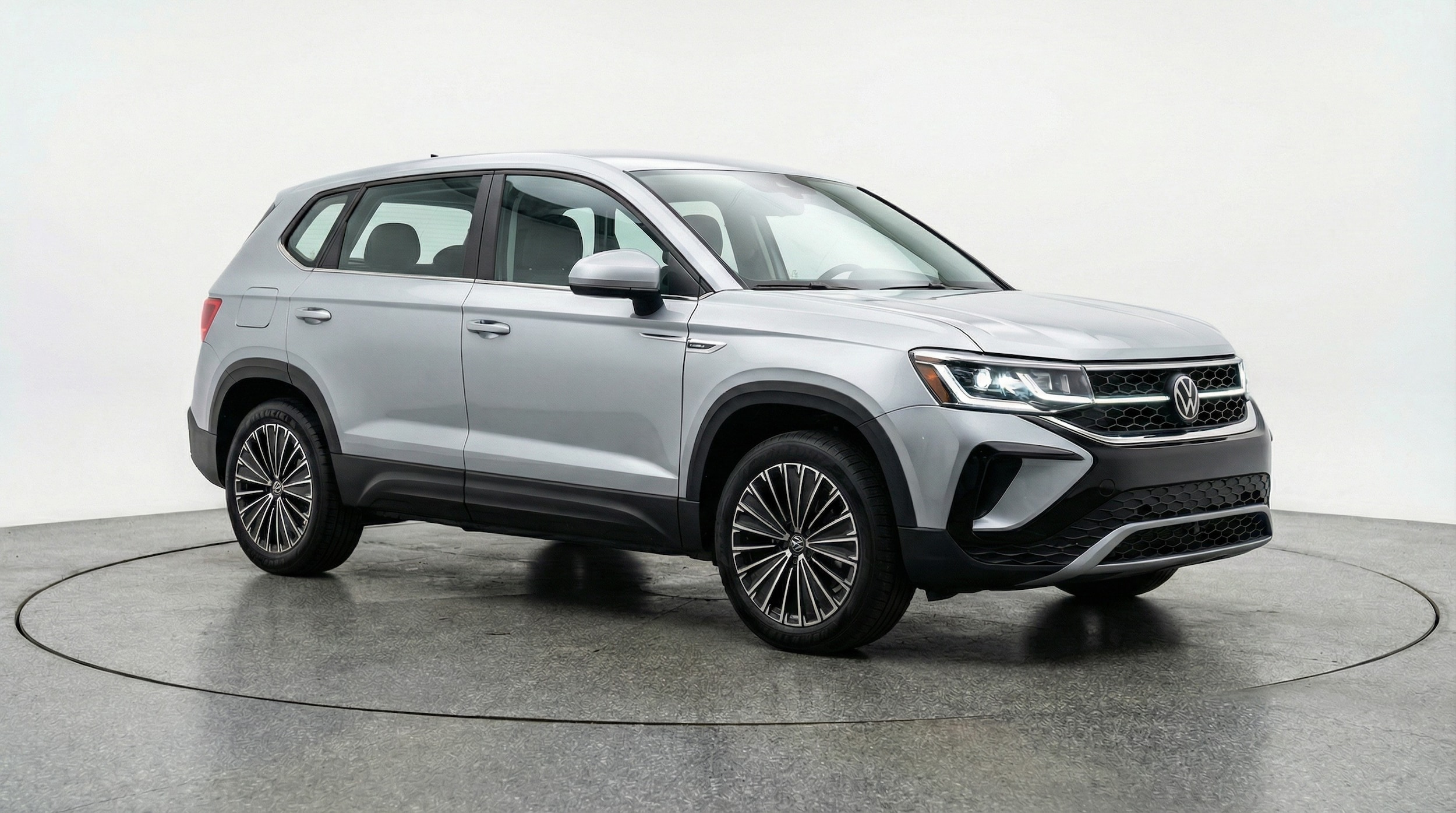 Thumbnail: 2025 Volkswagen Taos - 1