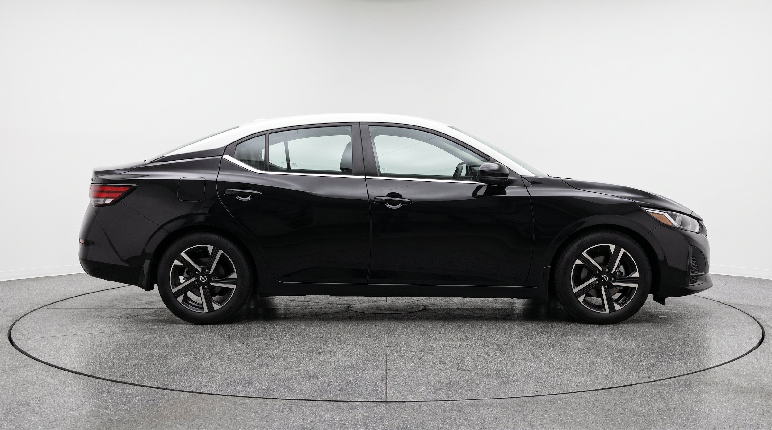 Thumbnail: 2025 Nissan Sentra - 10