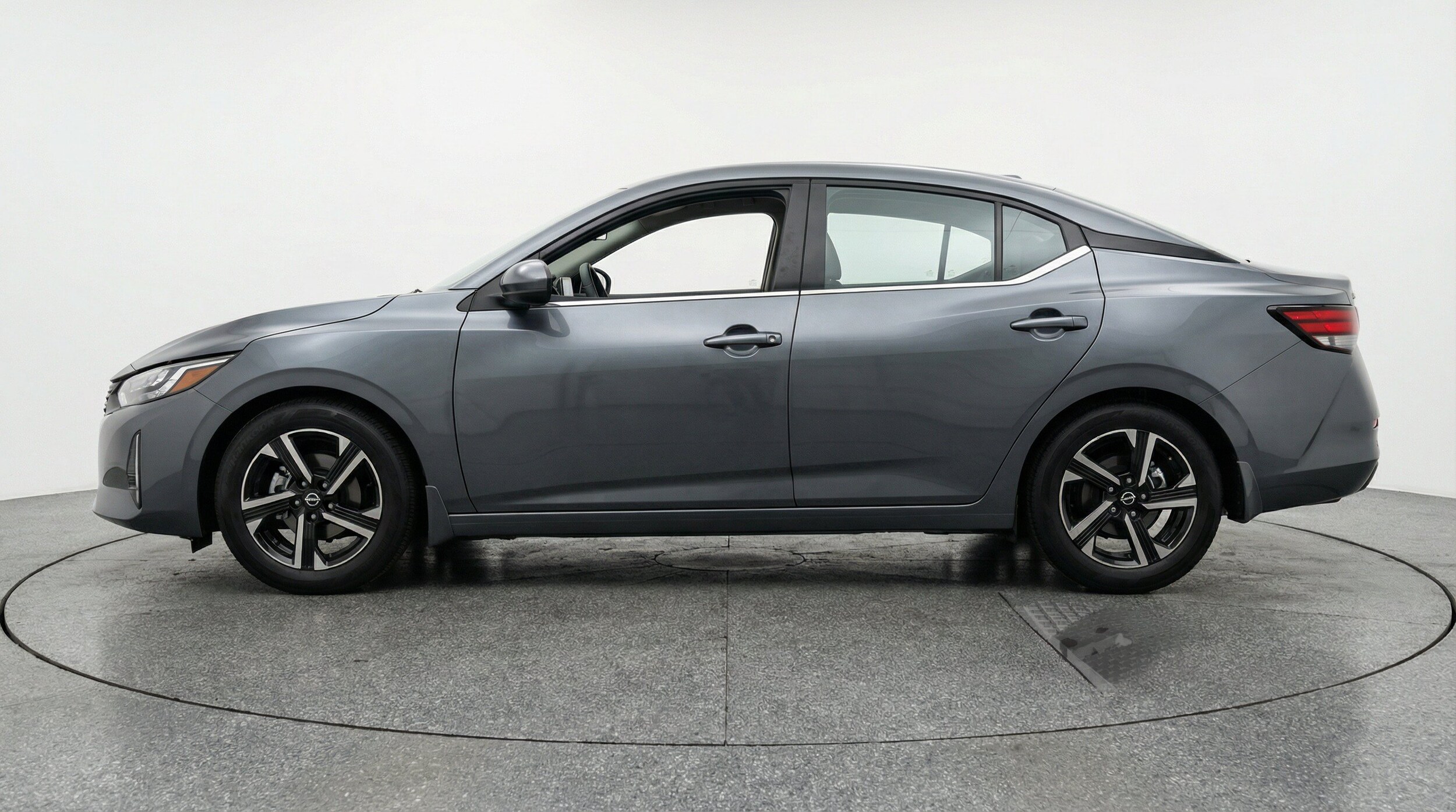 Thumbnail: 2025 Nissan Sentra - 5