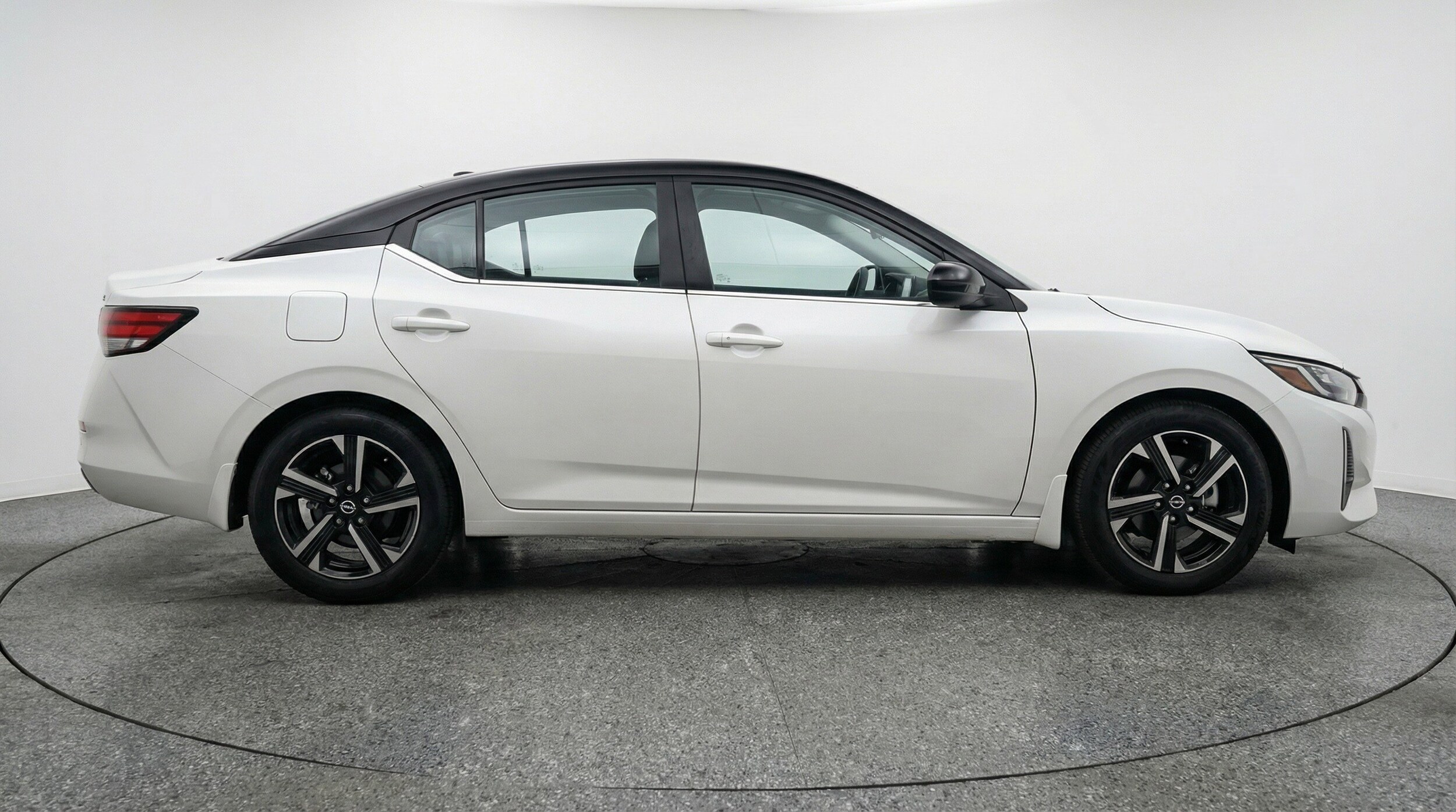 Thumbnail: 2025 Nissan Sentra - 11