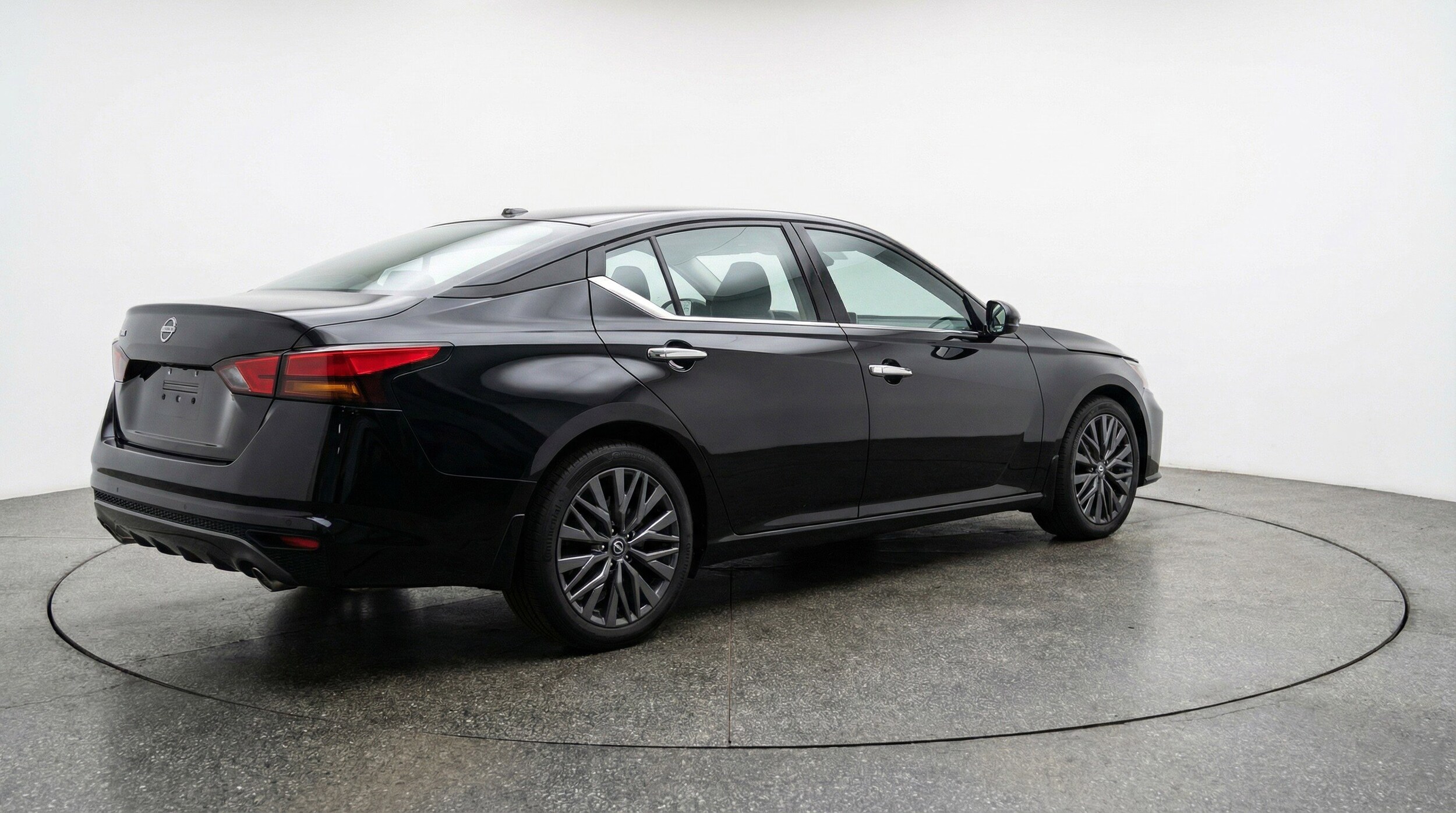 Thumbnail: 2025 Nissan Altima - 9