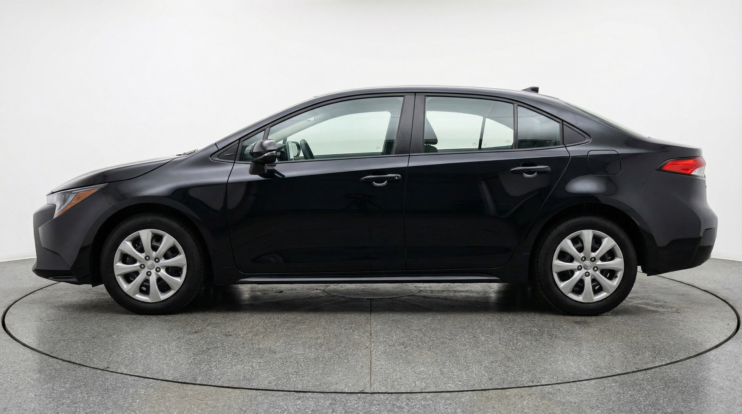 Thumbnail: 2025 Toyota Corolla - 5