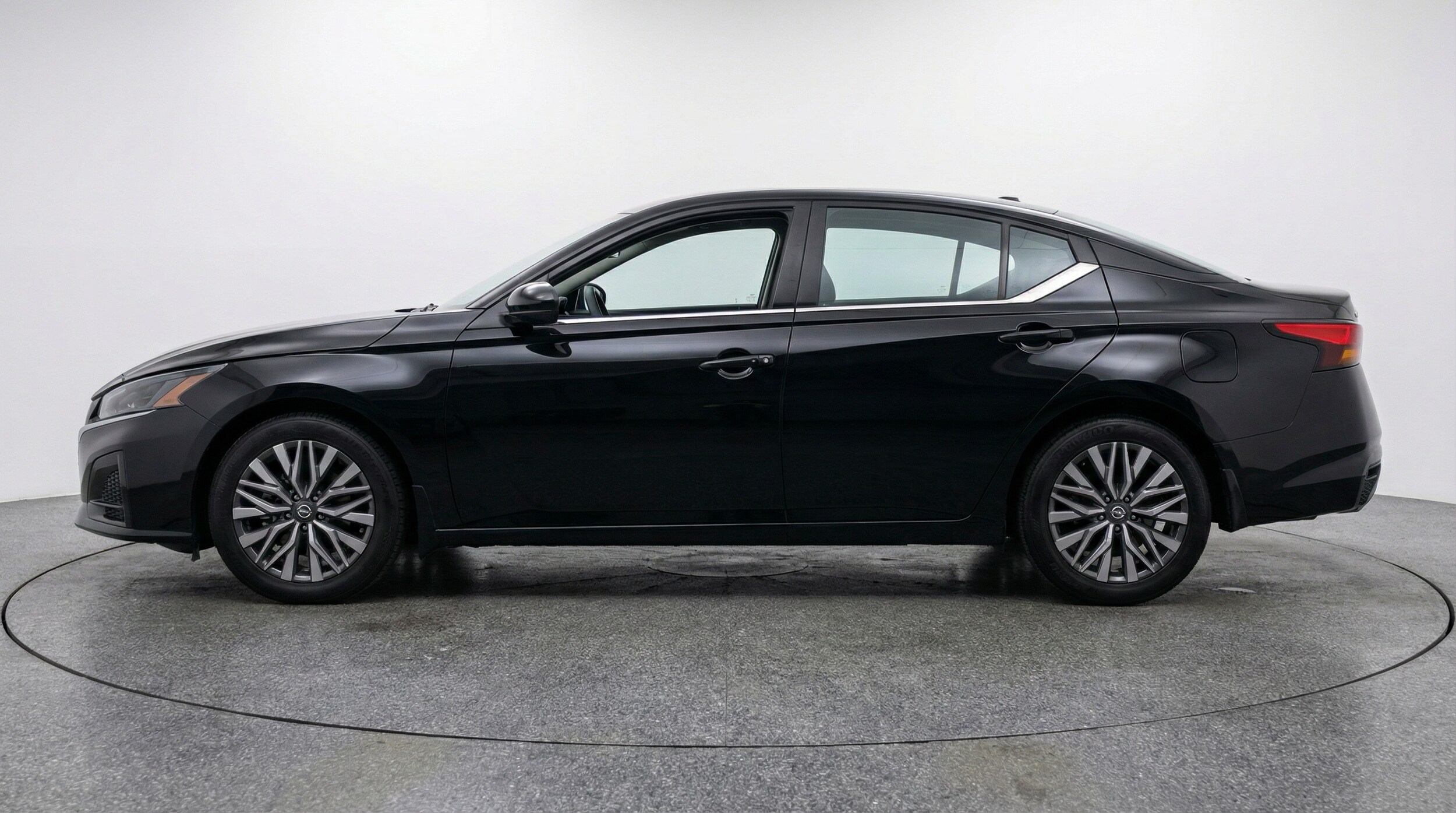 Thumbnail: 2025 Nissan Altima - 4