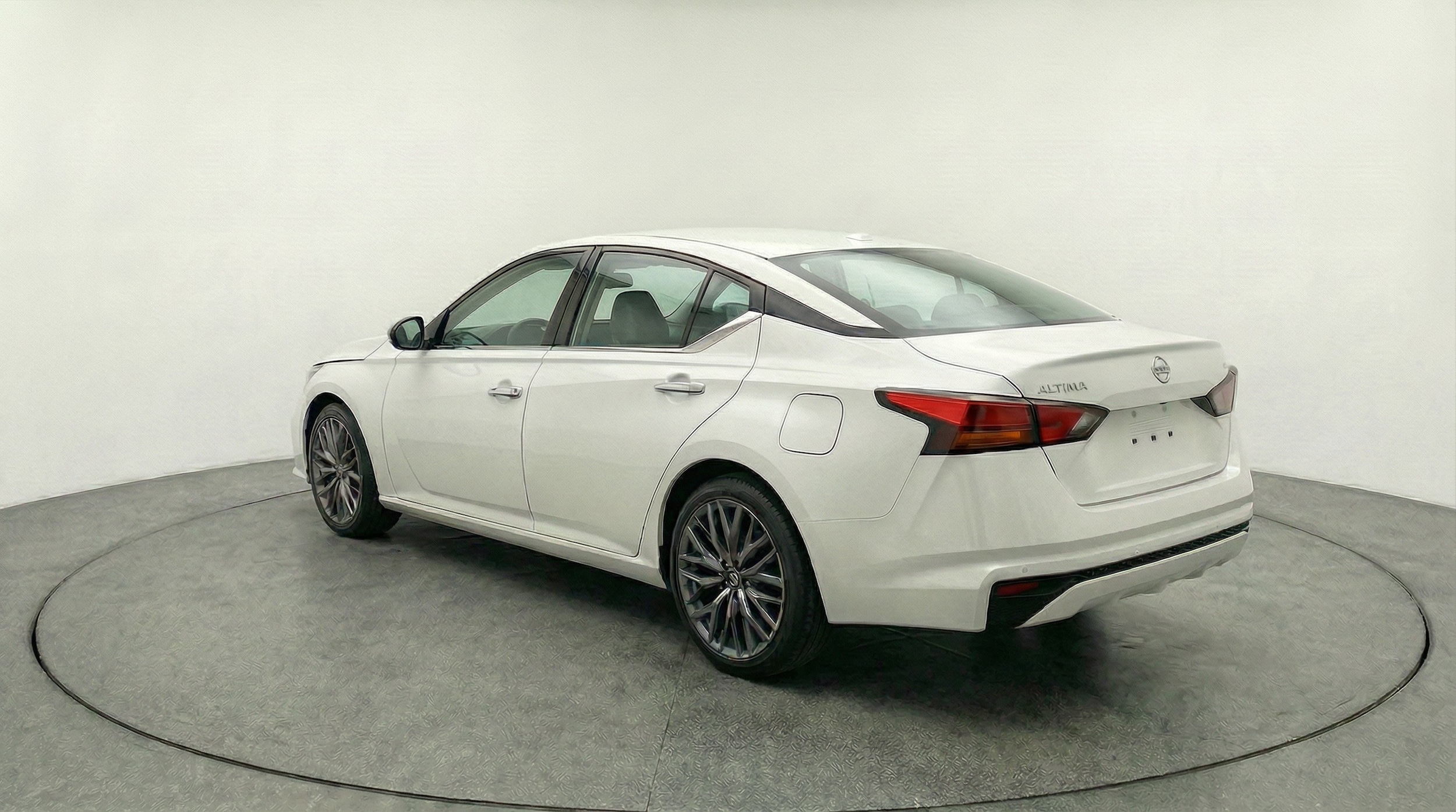 Thumbnail: 2025 Nissan Altima - 5