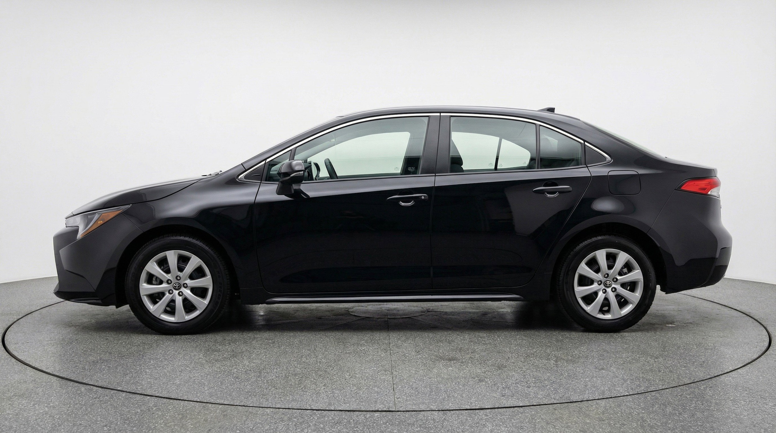 Thumbnail: 2025 Toyota Corolla - 5