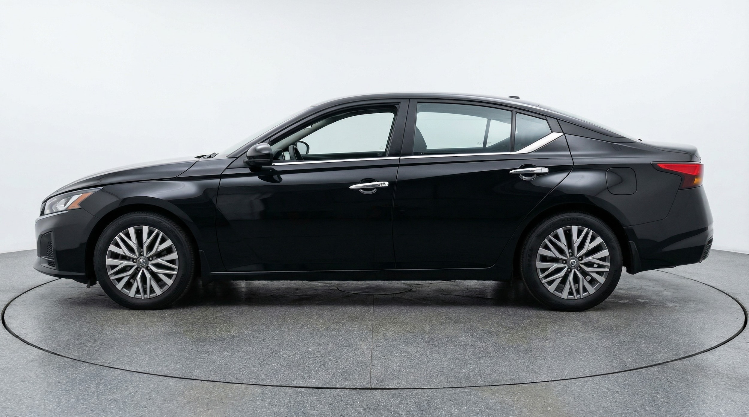 Thumbnail: 2025 Nissan Altima - 4