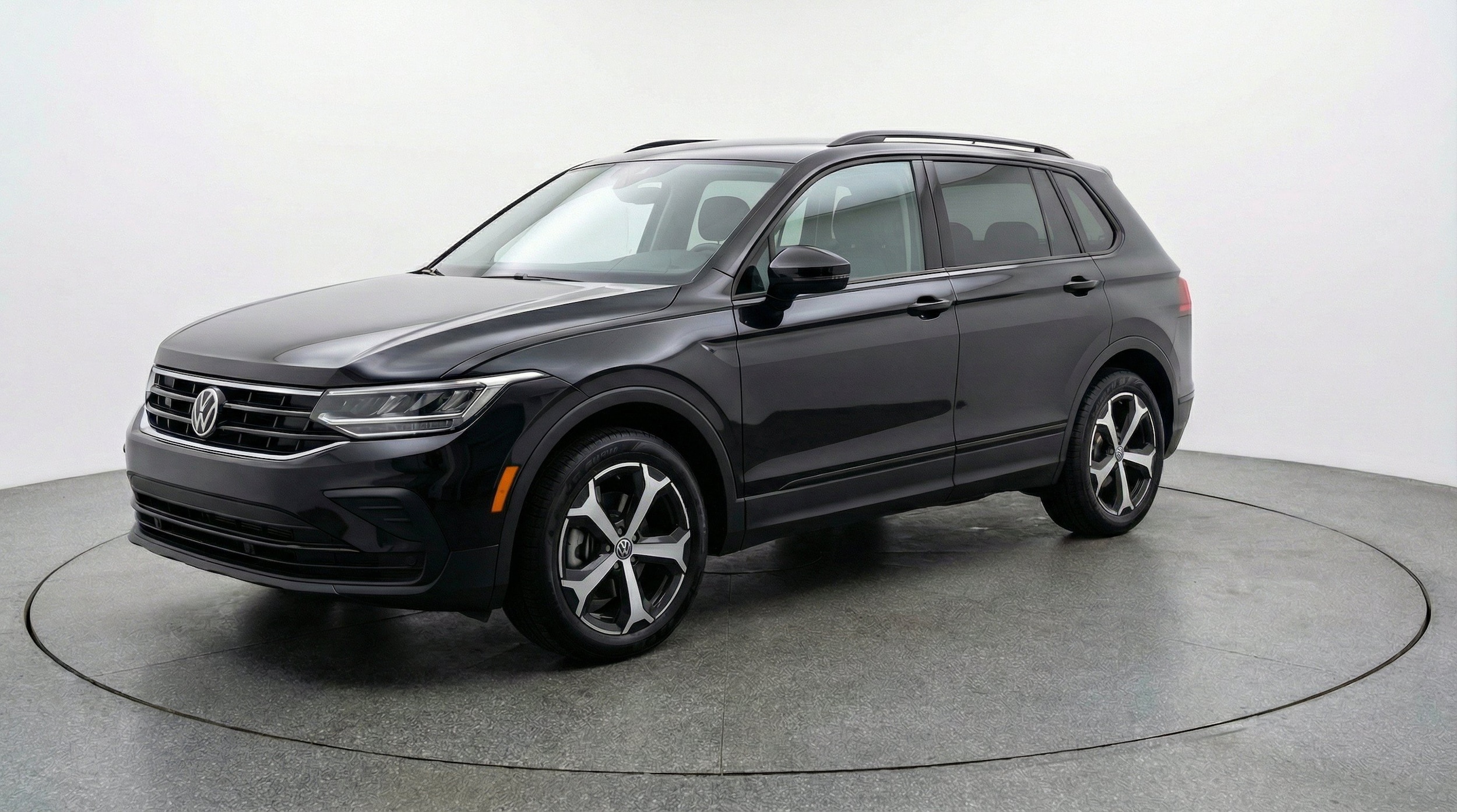 Thumbnail: 2026 Volkswagen Tiguan - 3