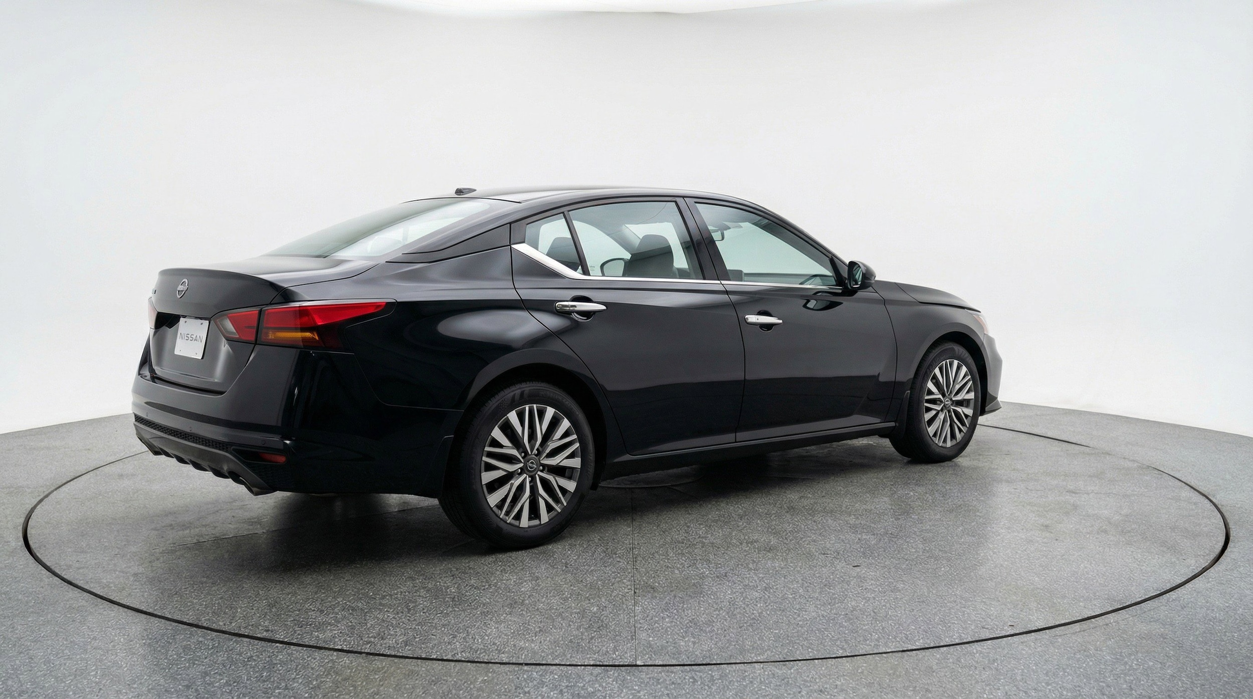 Thumbnail: 2025 Nissan Altima - 9