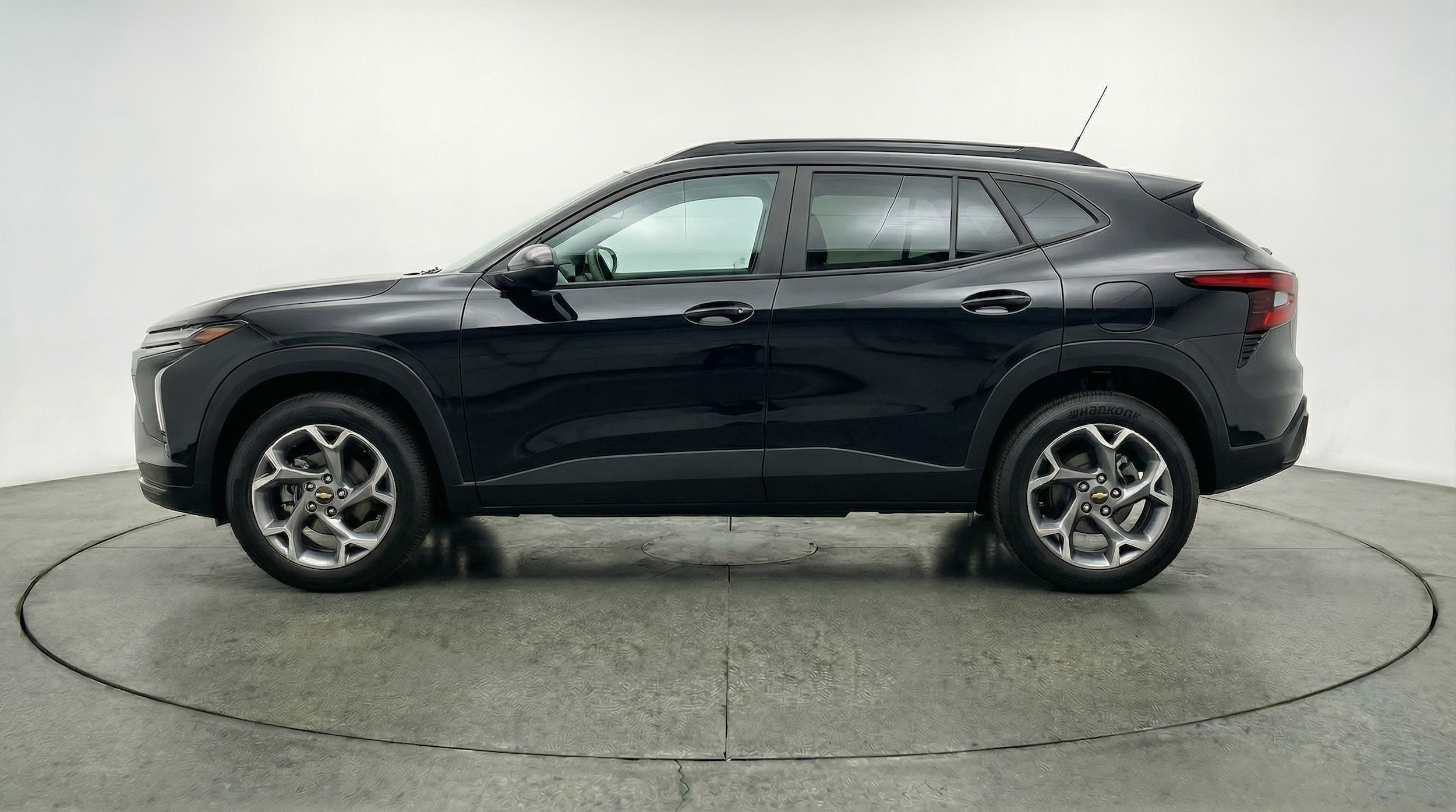 Thumbnail: 2025 Chevrolet Trax - 4