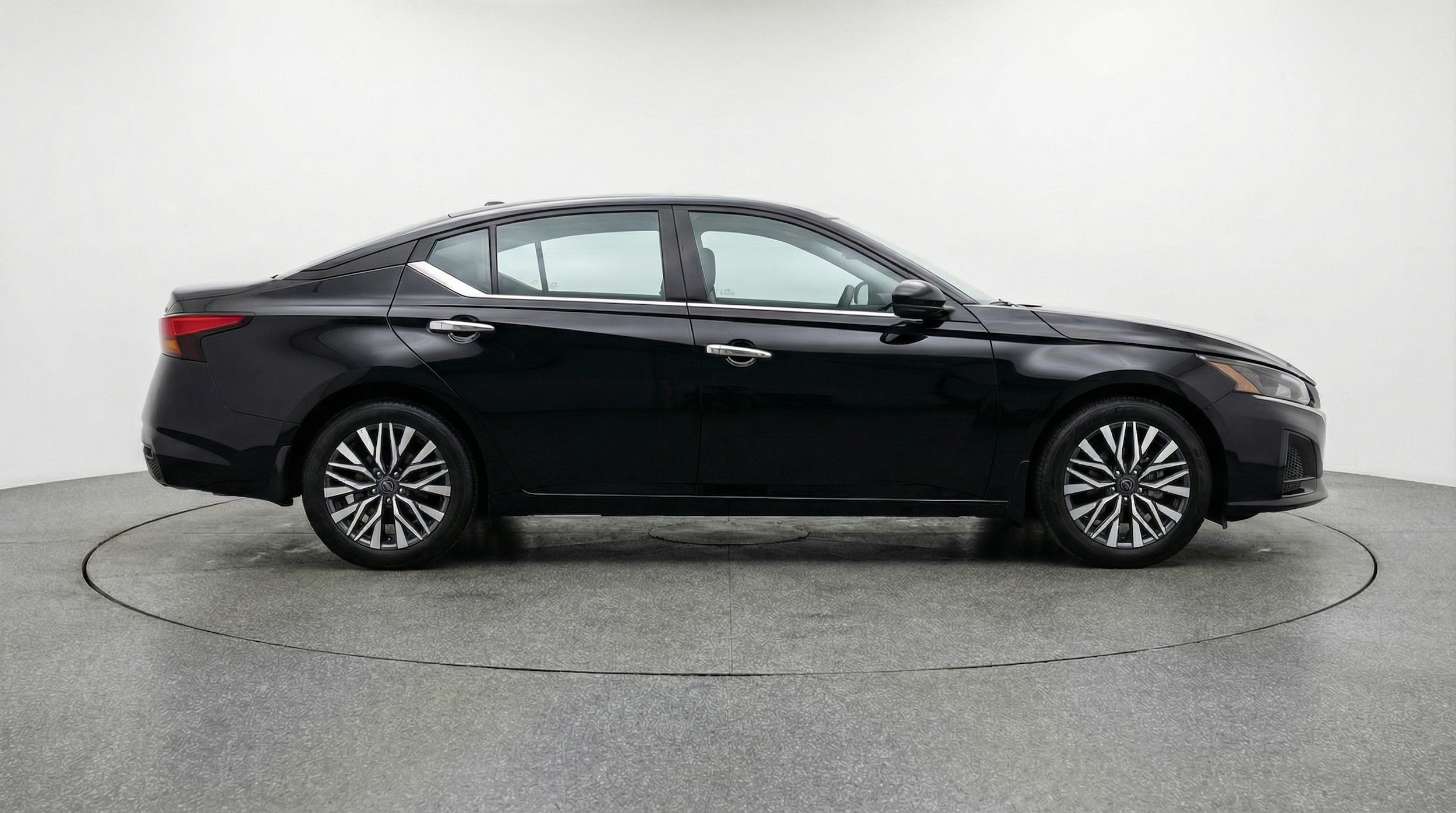 Thumbnail: 2025 Nissan Altima - 8