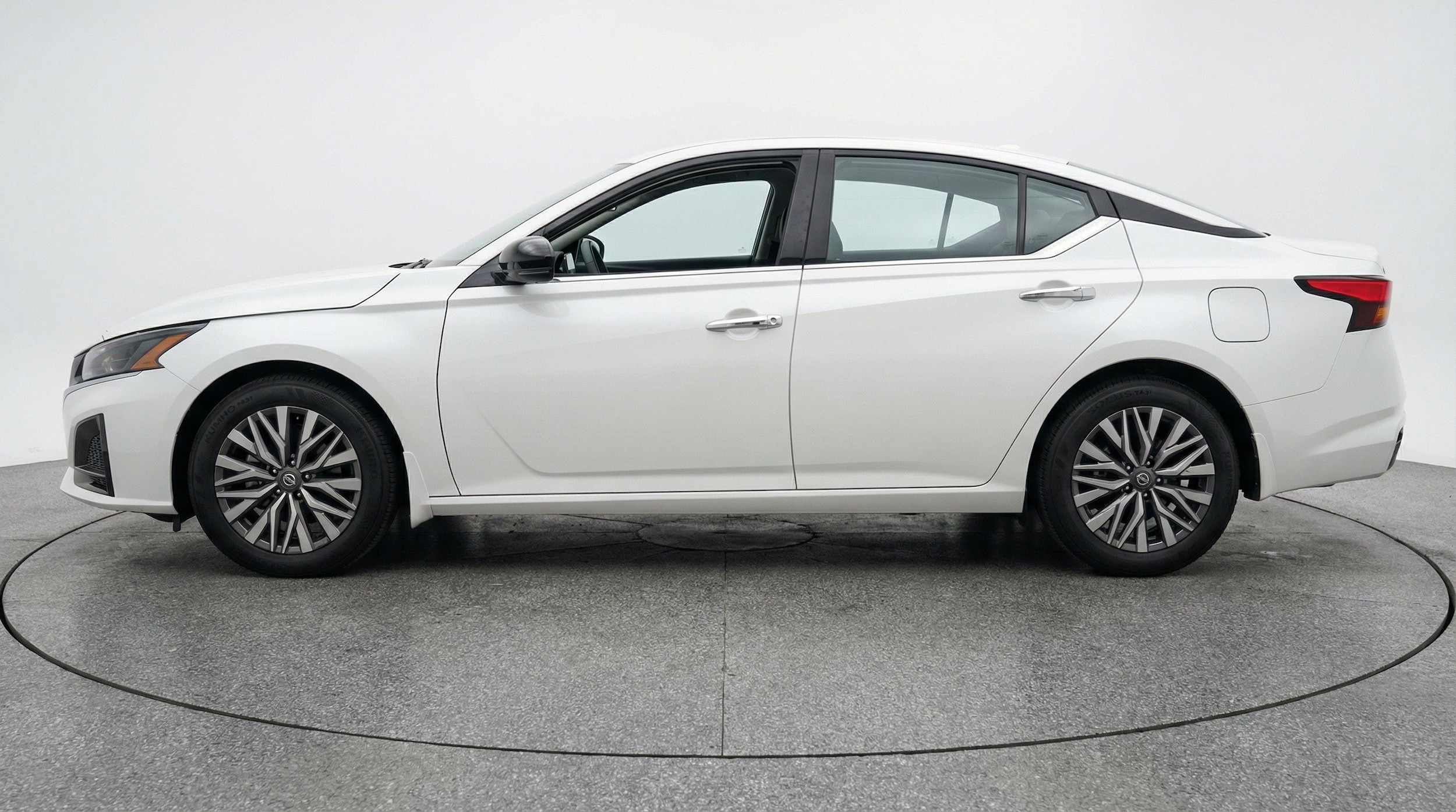 Thumbnail: 2025 Nissan Altima - 5