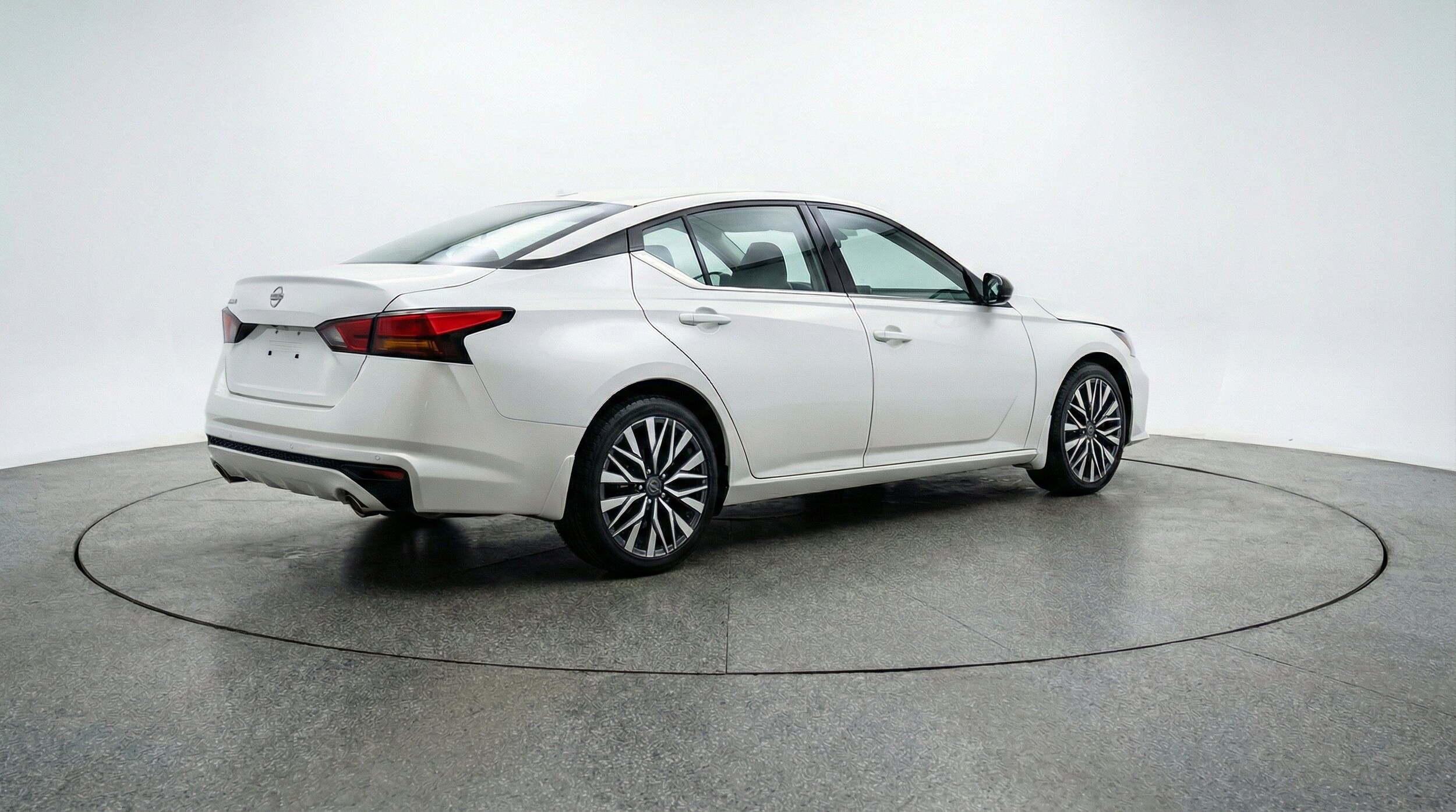 Thumbnail: 2025 Nissan Altima - 9
