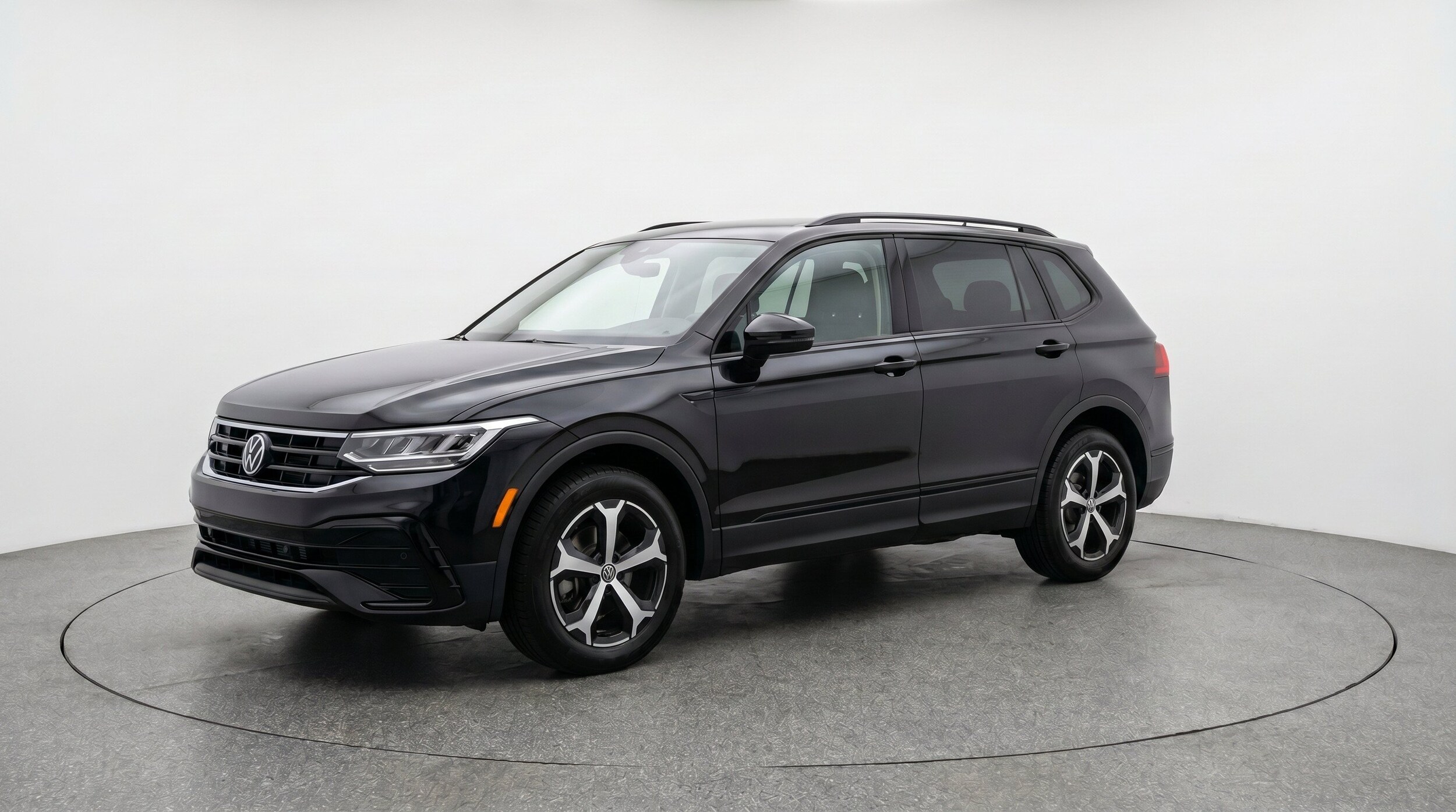 Thumbnail: 2026 Volkswagen Tiguan - 3