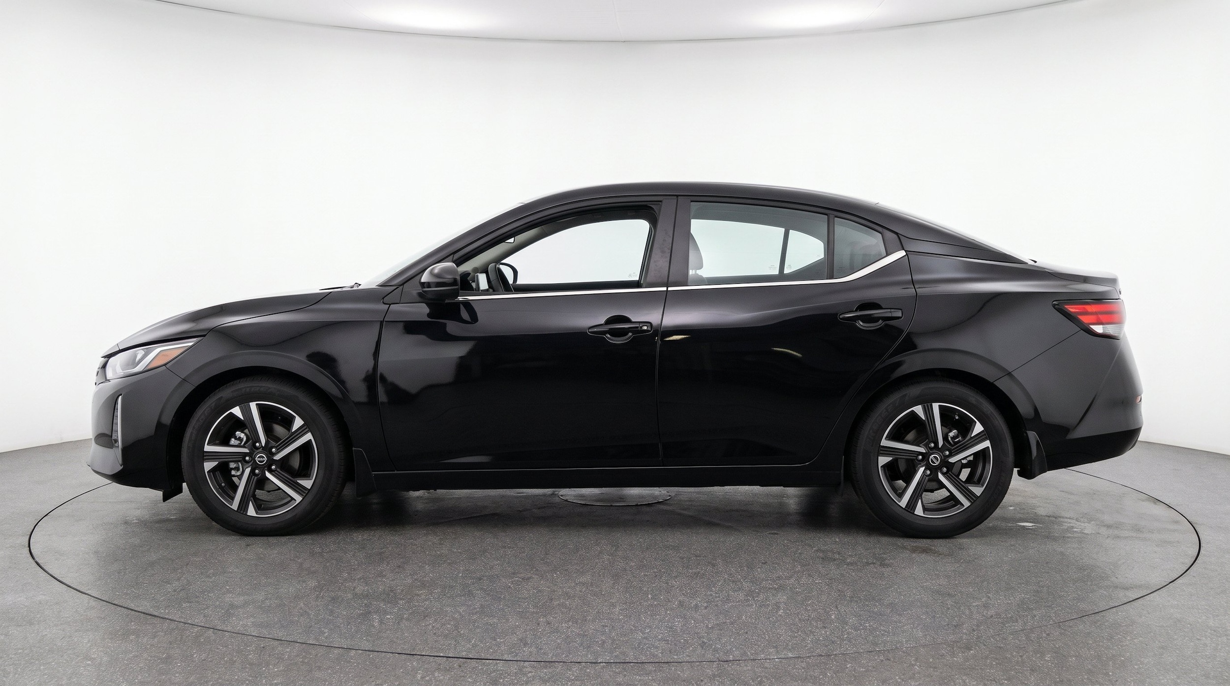 Thumbnail: 2025 Nissan Sentra - 5