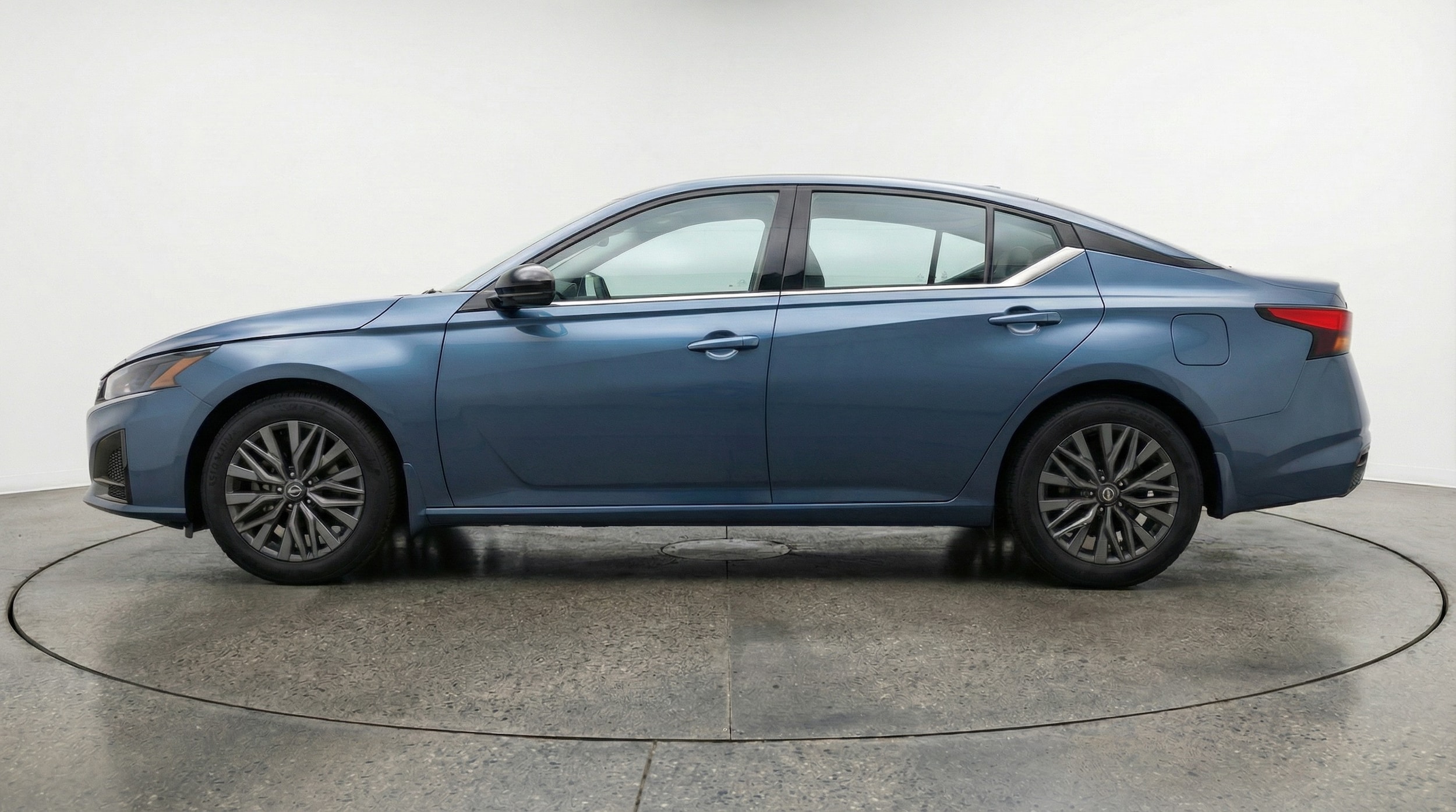 Thumbnail: 2025 Nissan Altima - 4