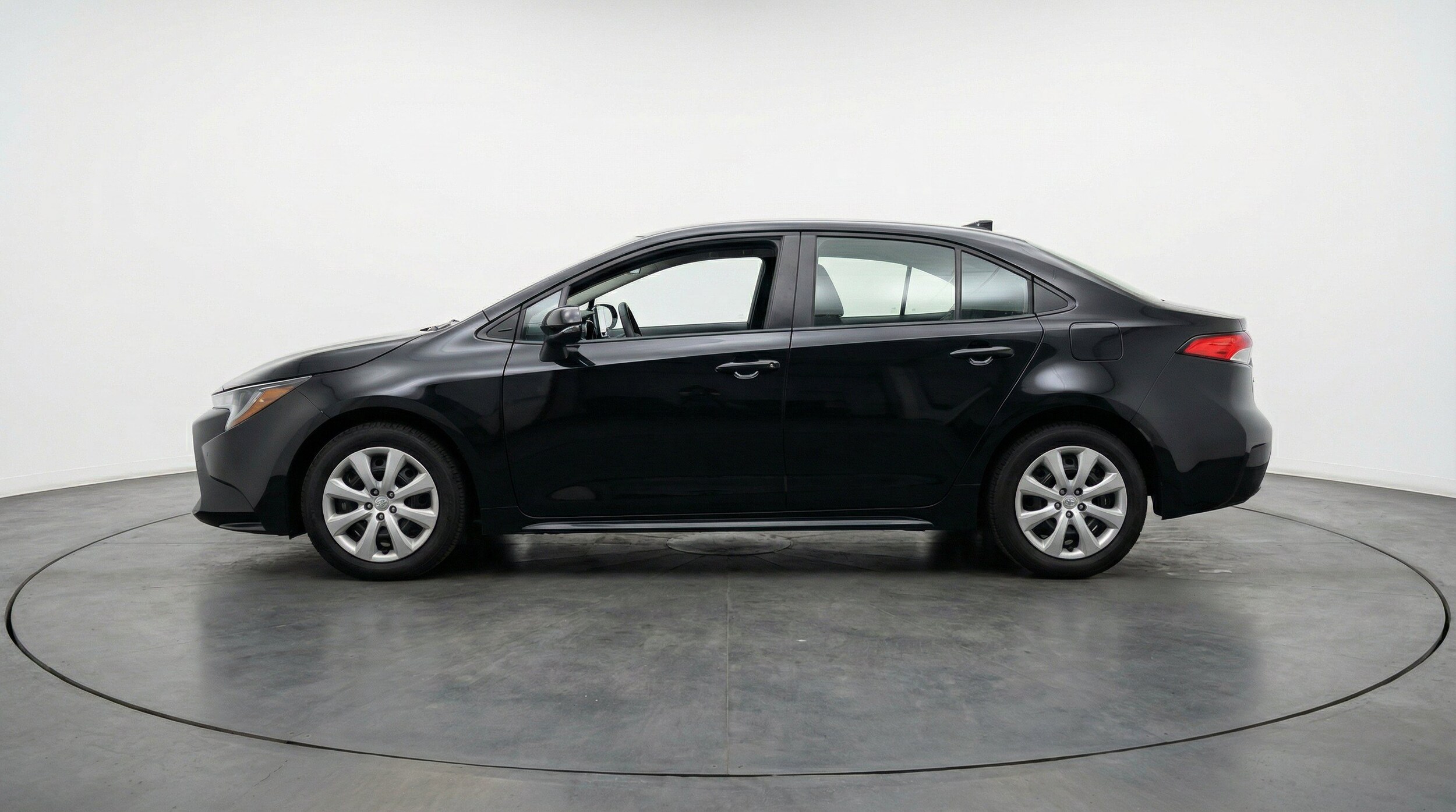 Thumbnail: 2025 Toyota Corolla - 5