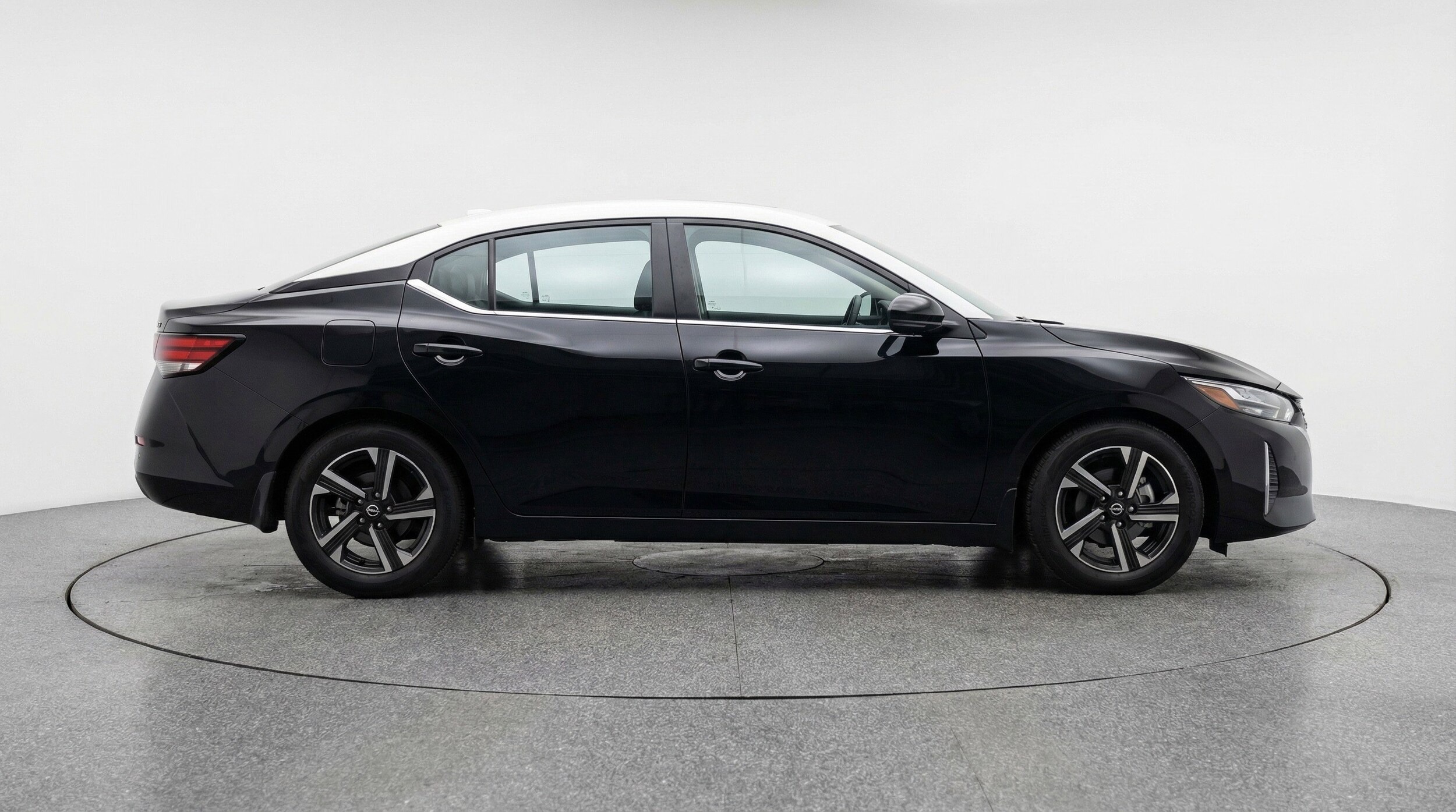 Thumbnail: 2025 Nissan Sentra - 11