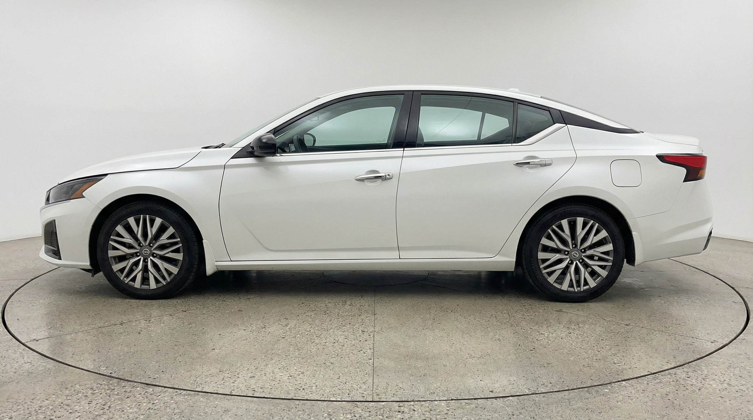 Thumbnail: 2025 Nissan Altima - 4