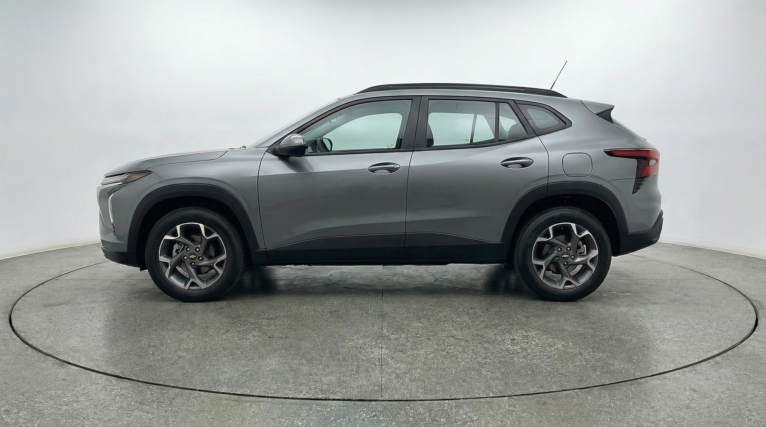 Thumbnail: 2025 Chevrolet Trax - 4